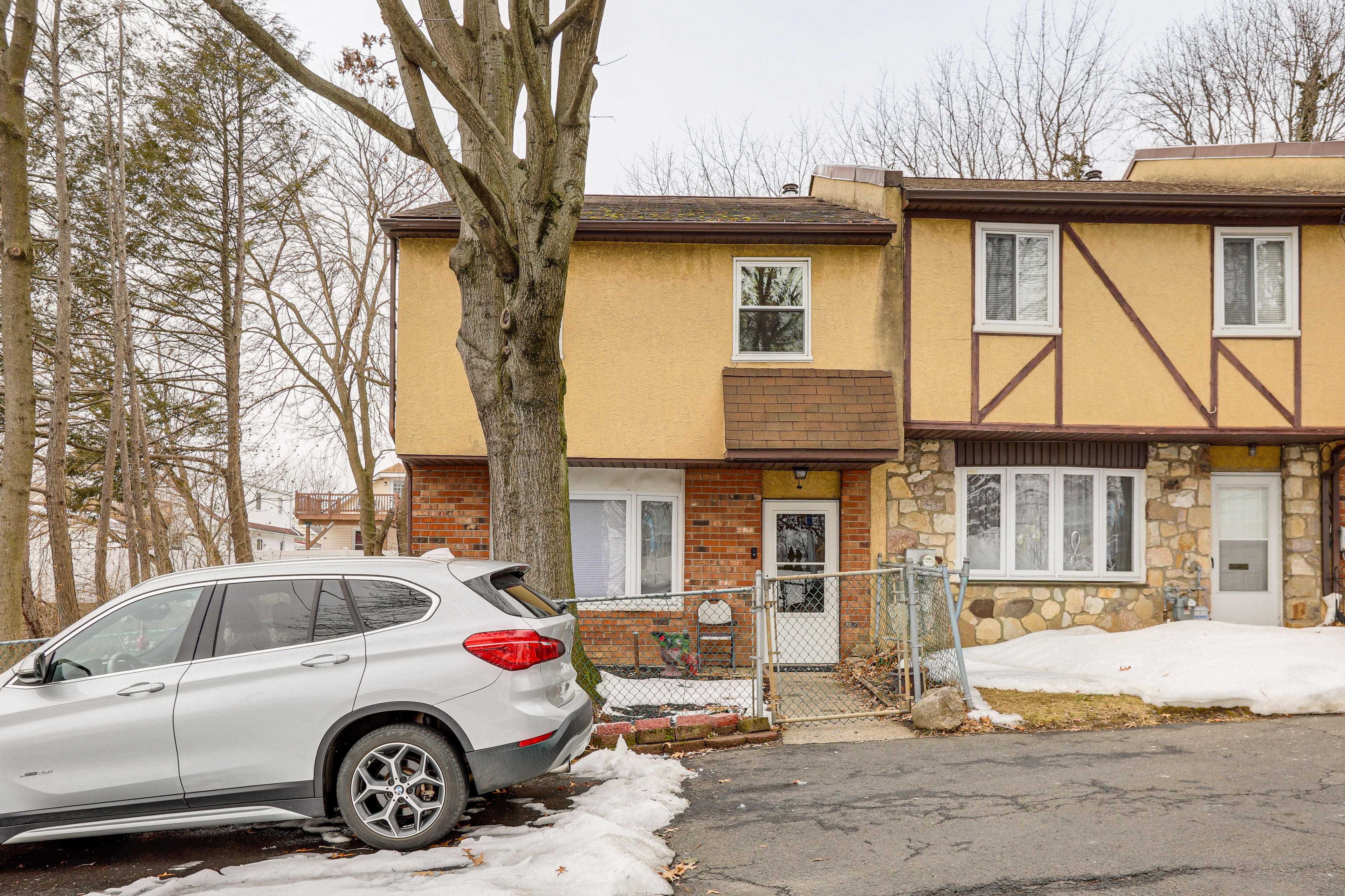 Parking | Reserved Parking Spaces (3 Vehicles)