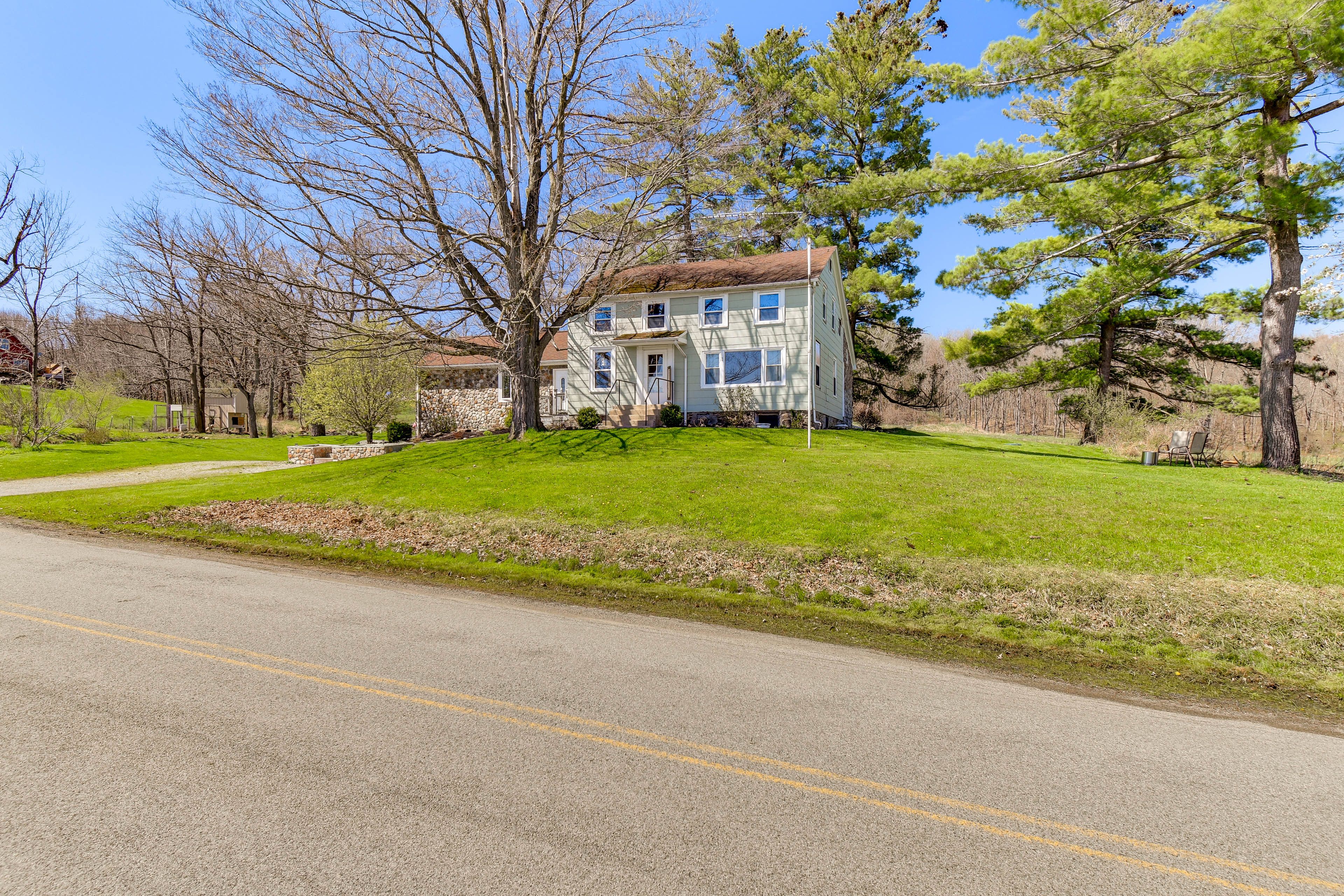 Property Exterior | Single-Story Apartment Unit | 7 Mi to Hemlock Lake Park