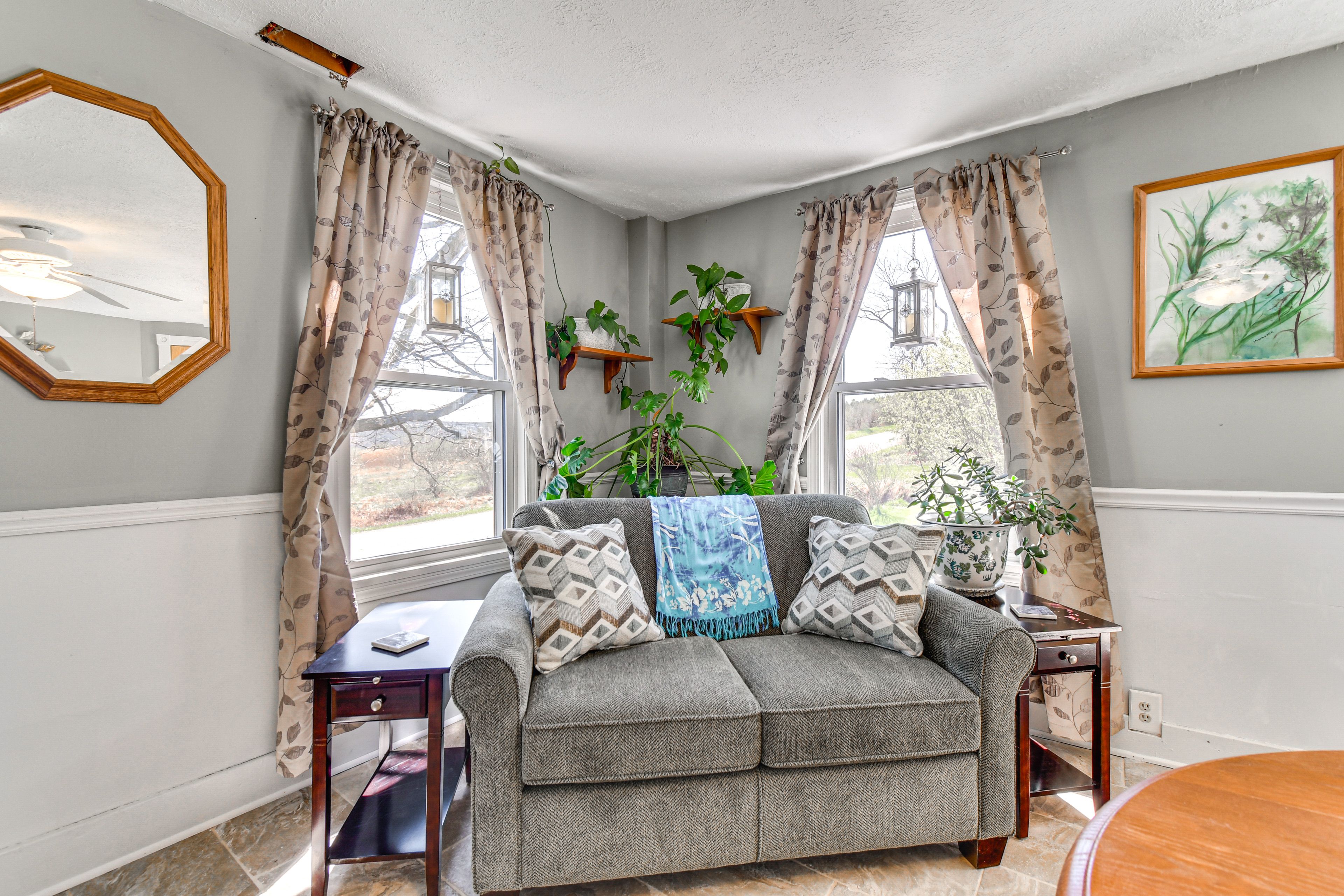 Living & Dining Area | Central Heating | Window A/C Unit