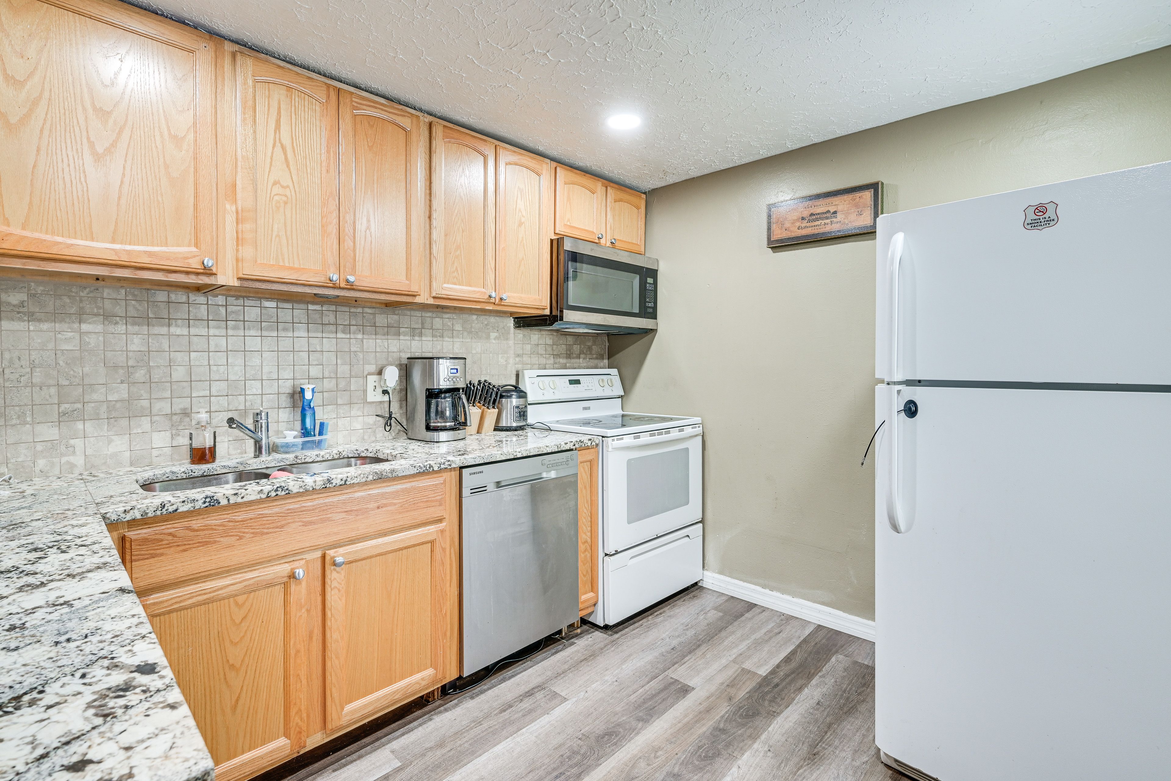 Kitchen | Breakfast Bar