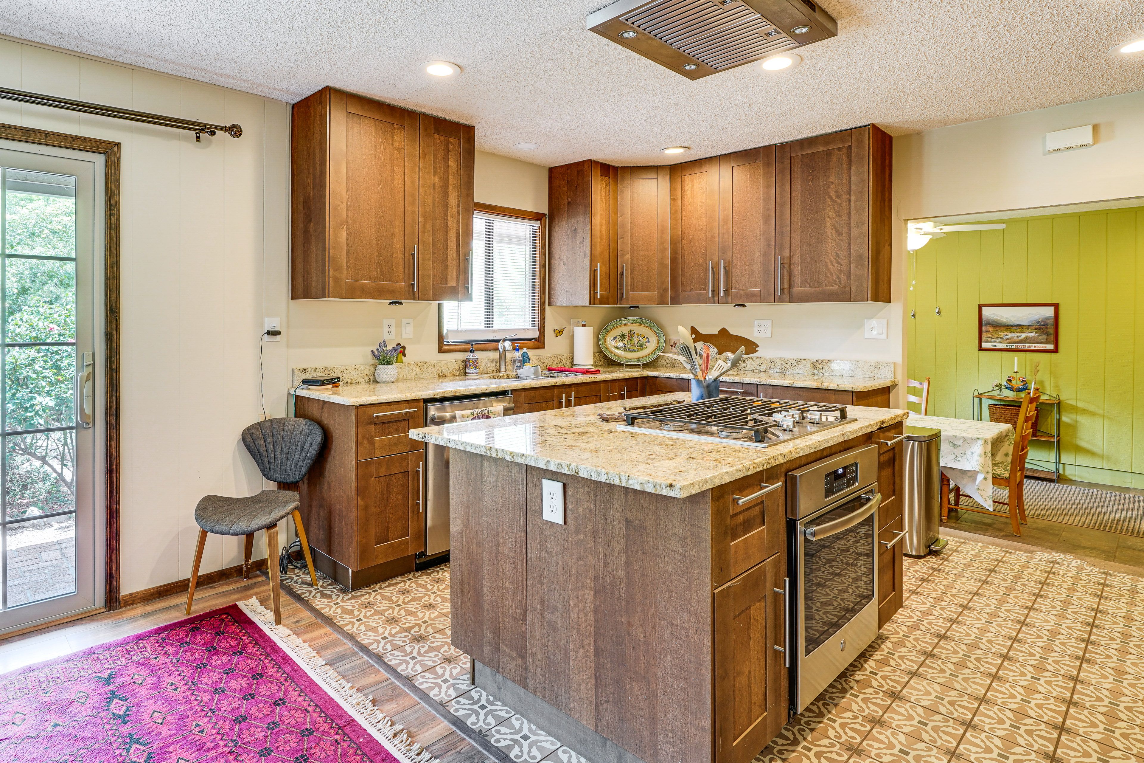 Kitchen | Refrigerator | Drip Coffee Maker | Dishwasher