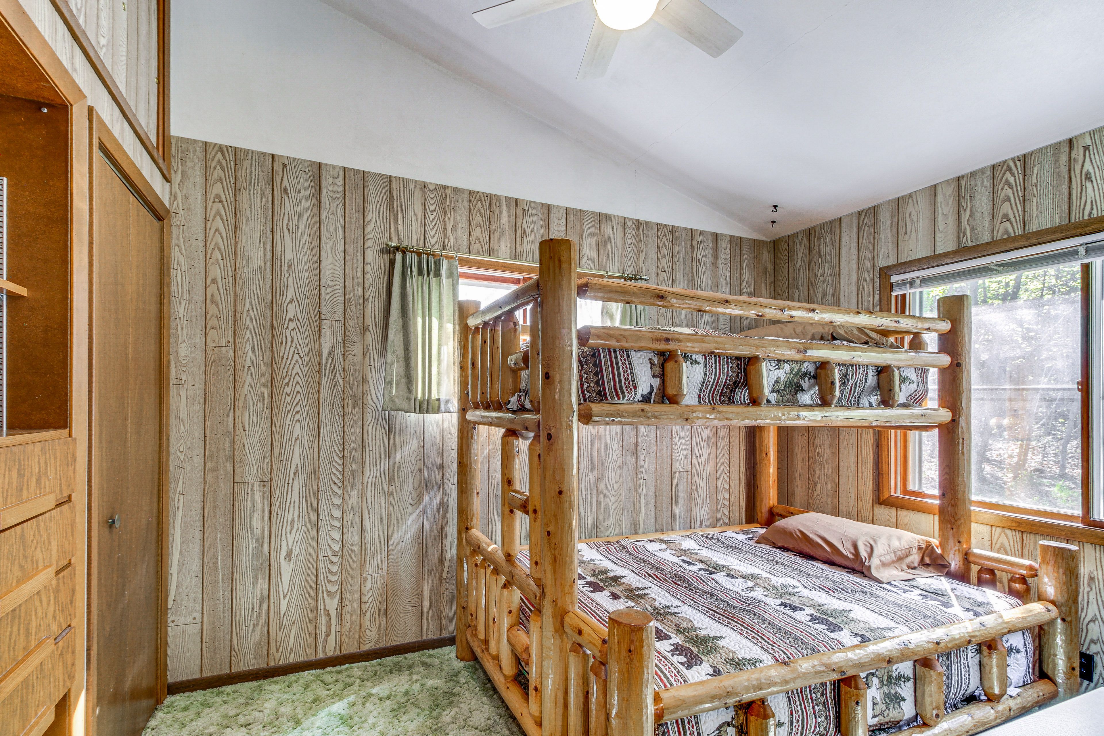 Bedroom 2 | Twin/Full Bunk Bed | 2nd Floor