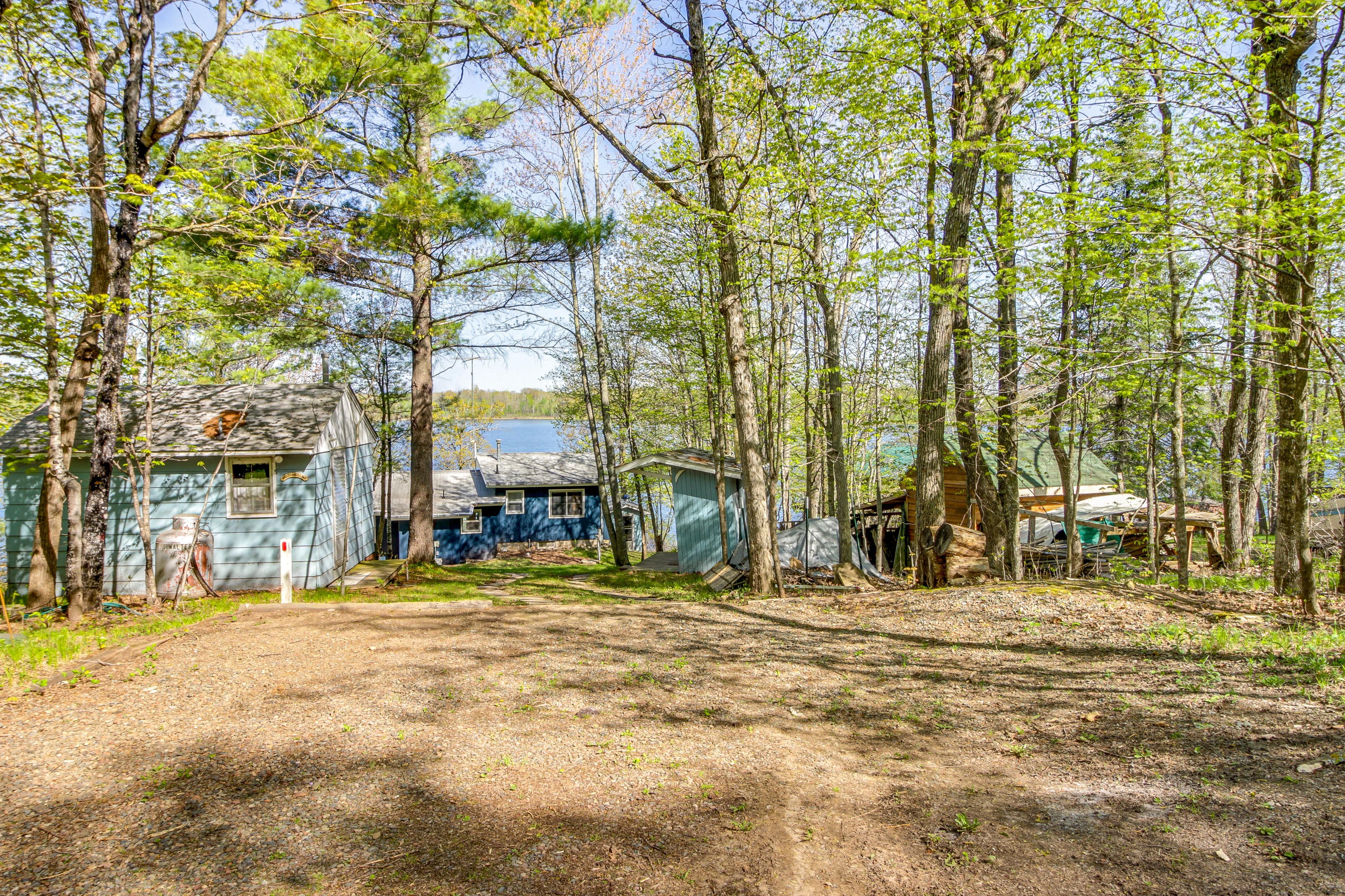 Parking | Gravel Driveway (5 Vehicles) | RV/Trailer Parking
