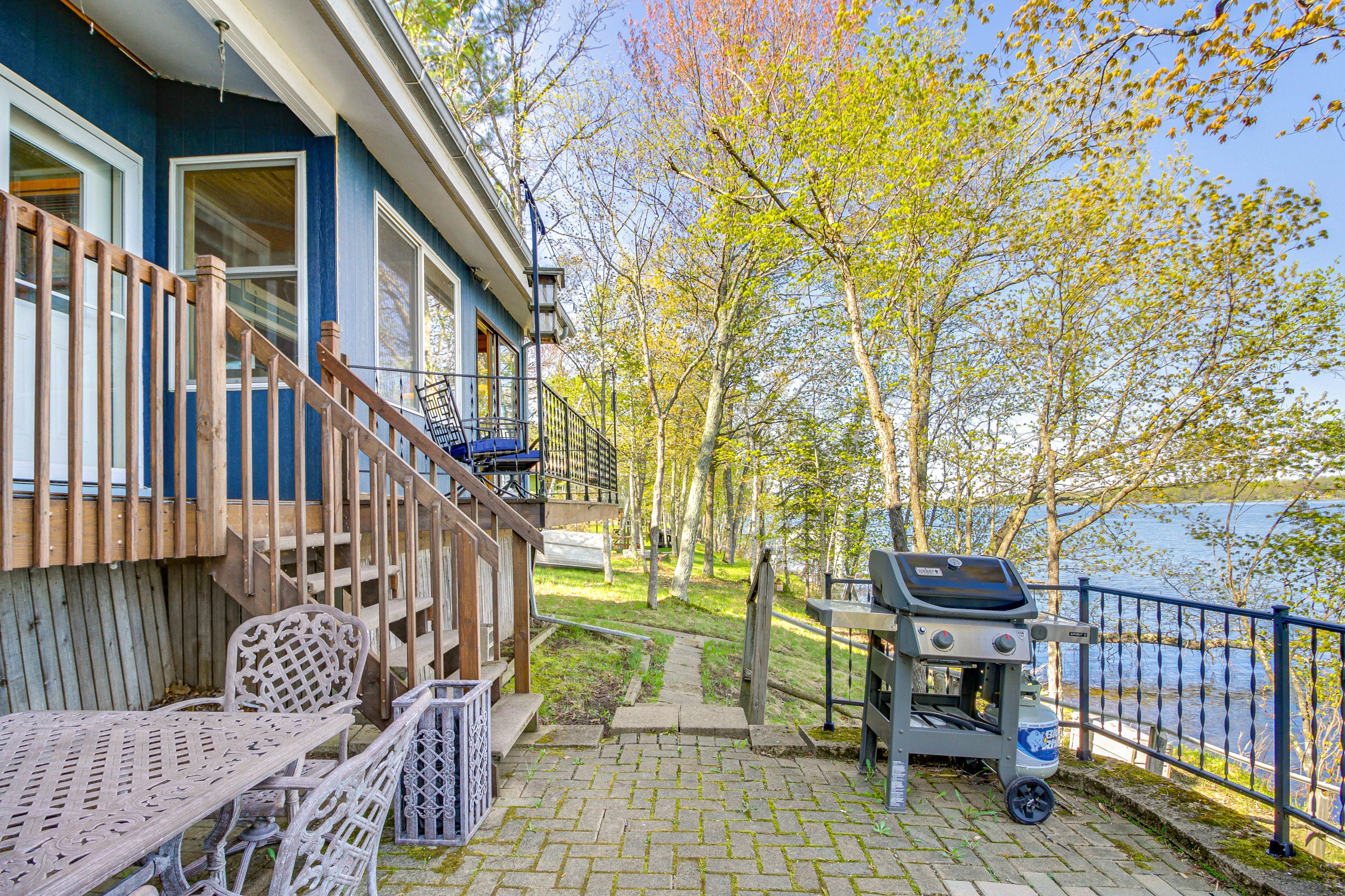 Patio | Gas Grill | Outdoor Dining Area