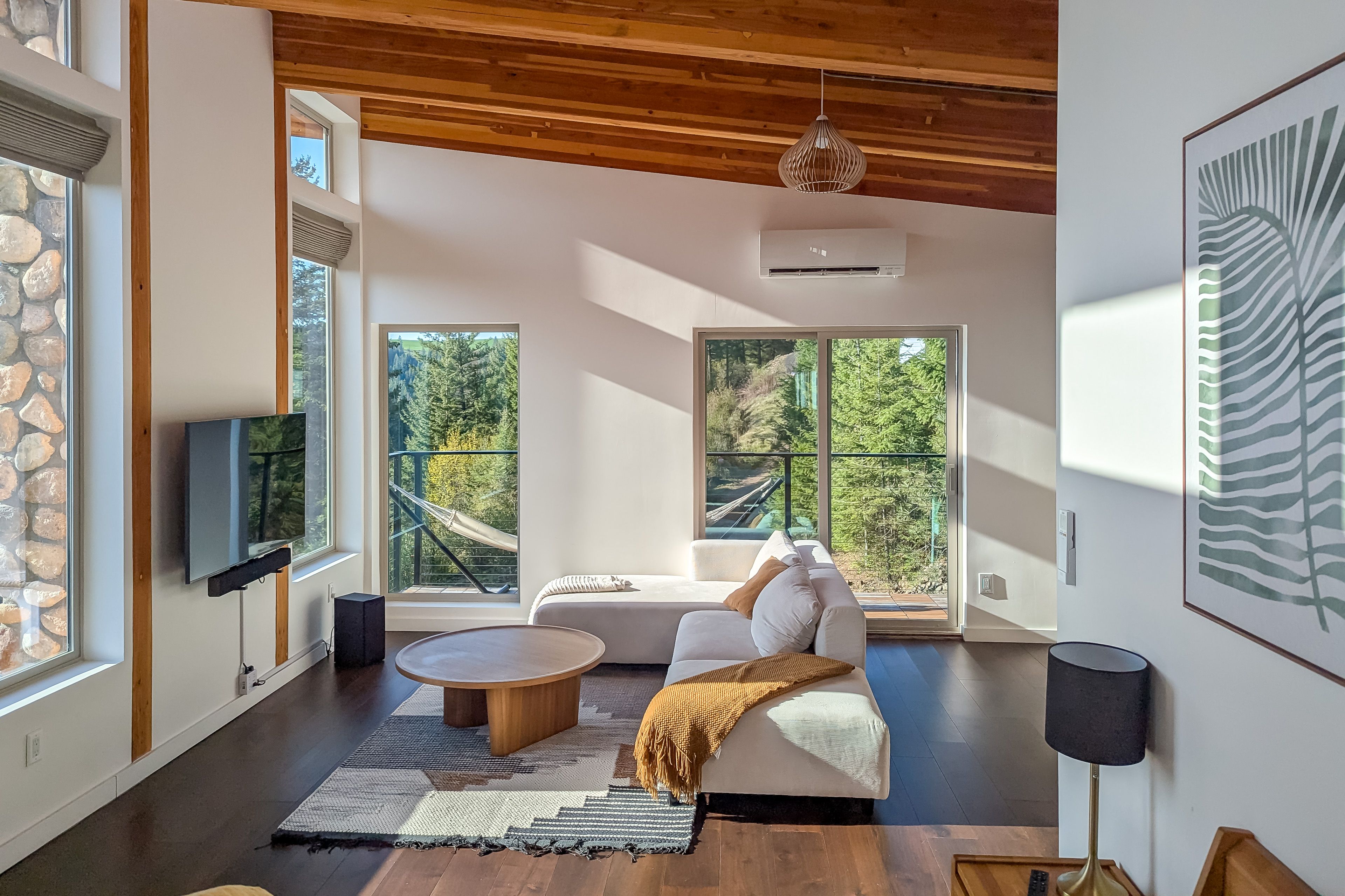 Lounge Area | Smart TV | 2nd Floor