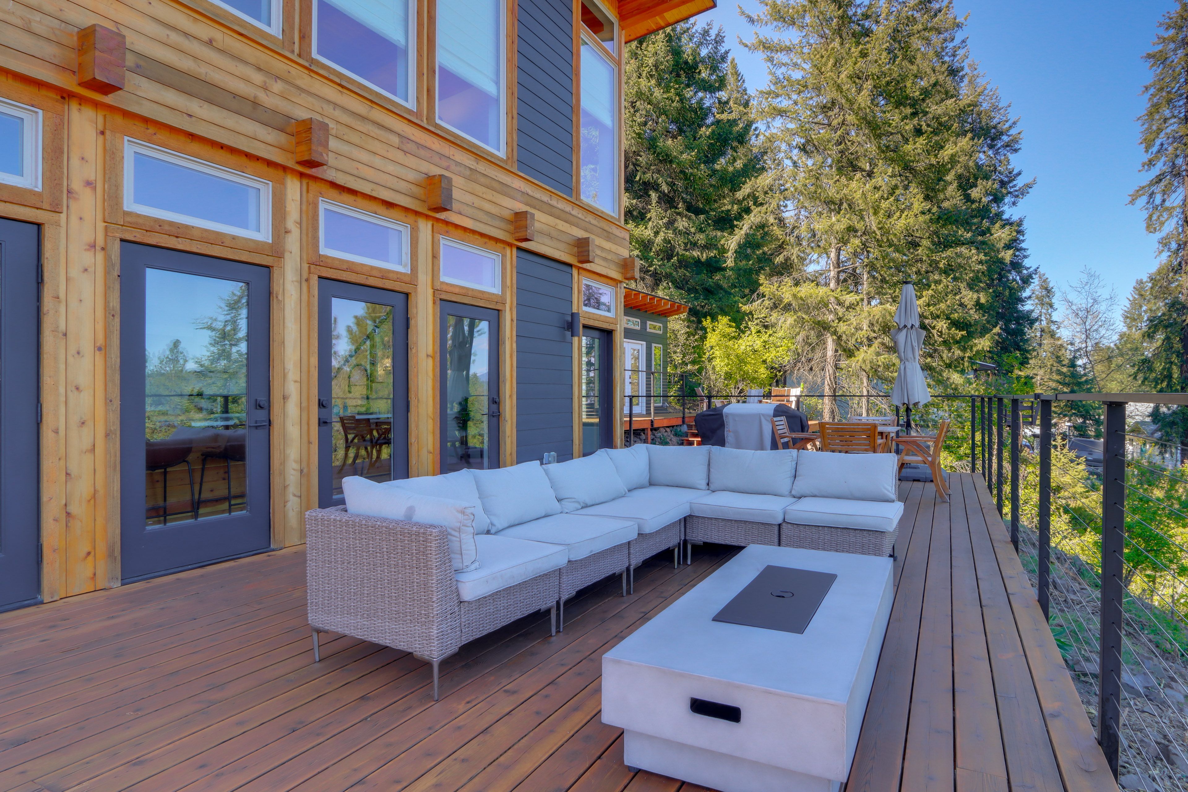 Furnished Deck