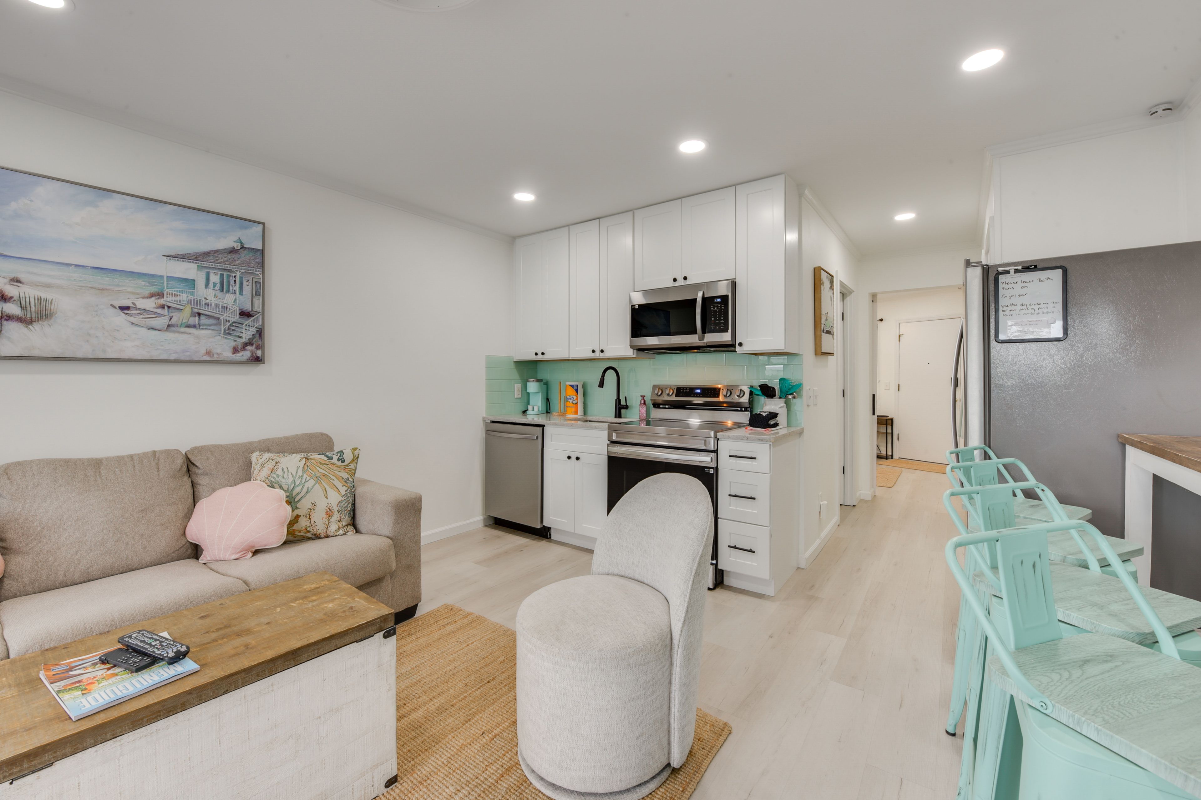 Open Interior | TV | Free WiFi | Central Air Conditioning & Heating