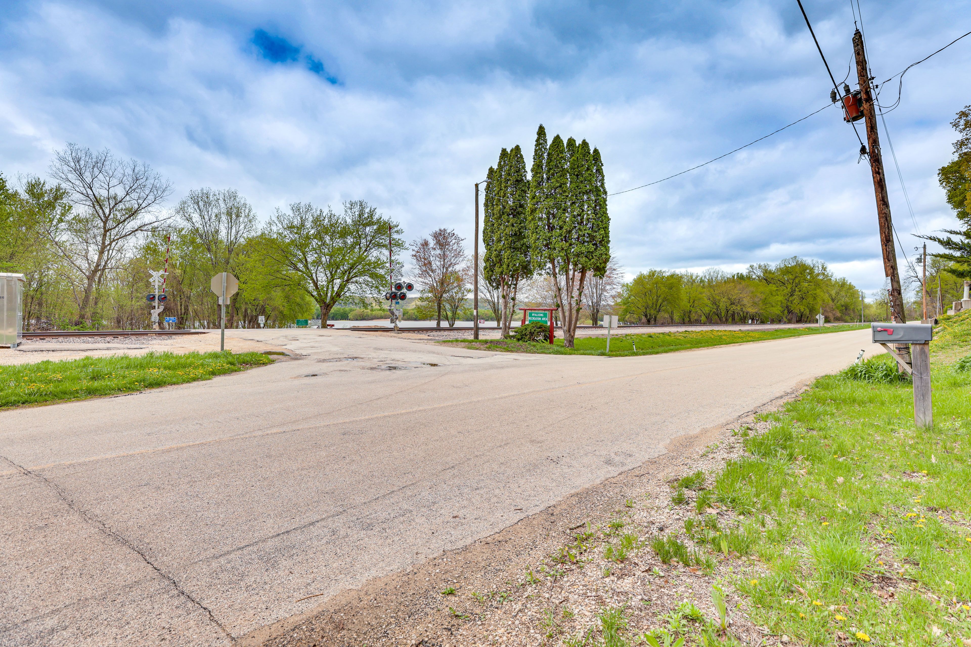 Surrounding Area | Walk to Boat Ramp