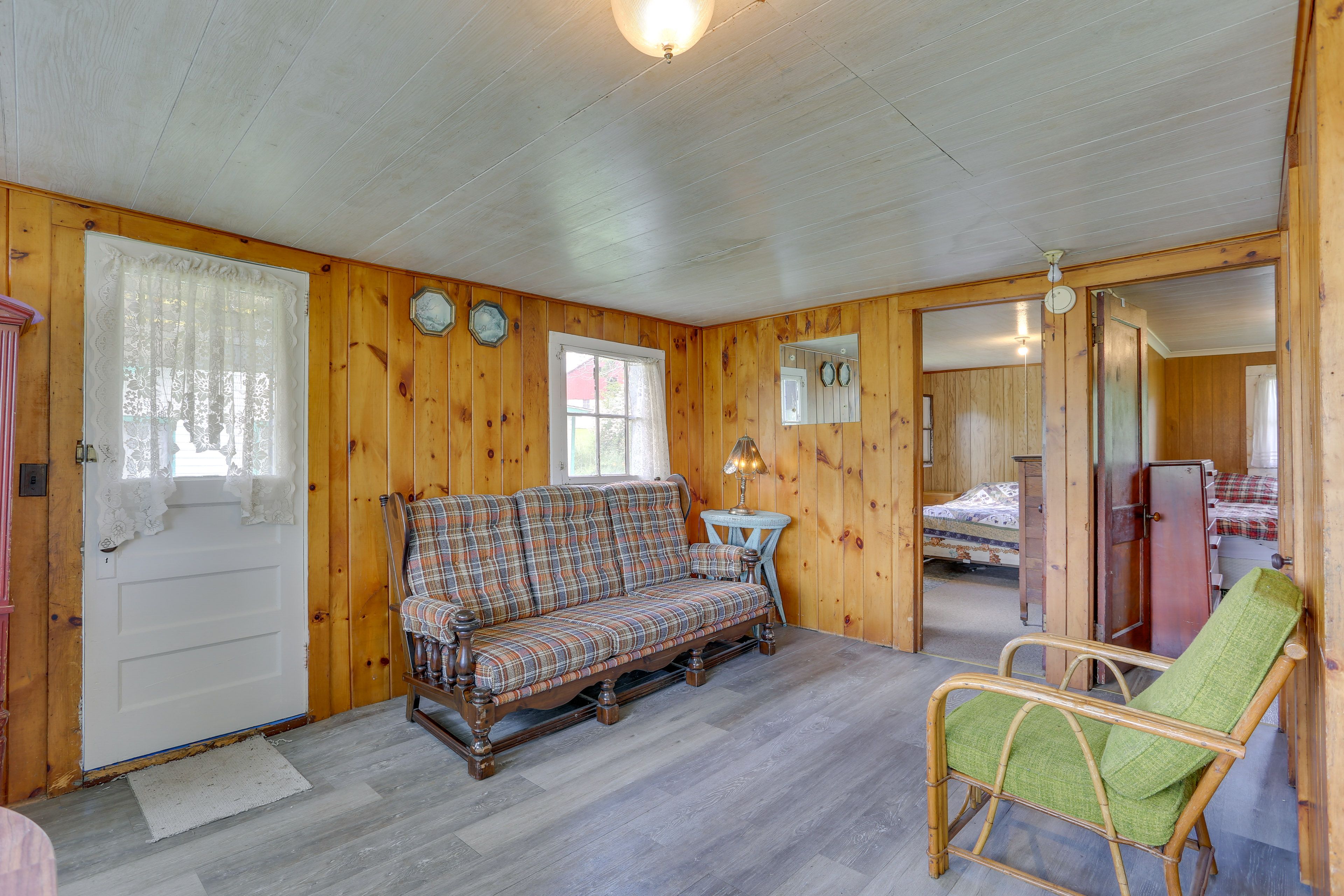 Living Room | Single-Story Cabin | Window A/C