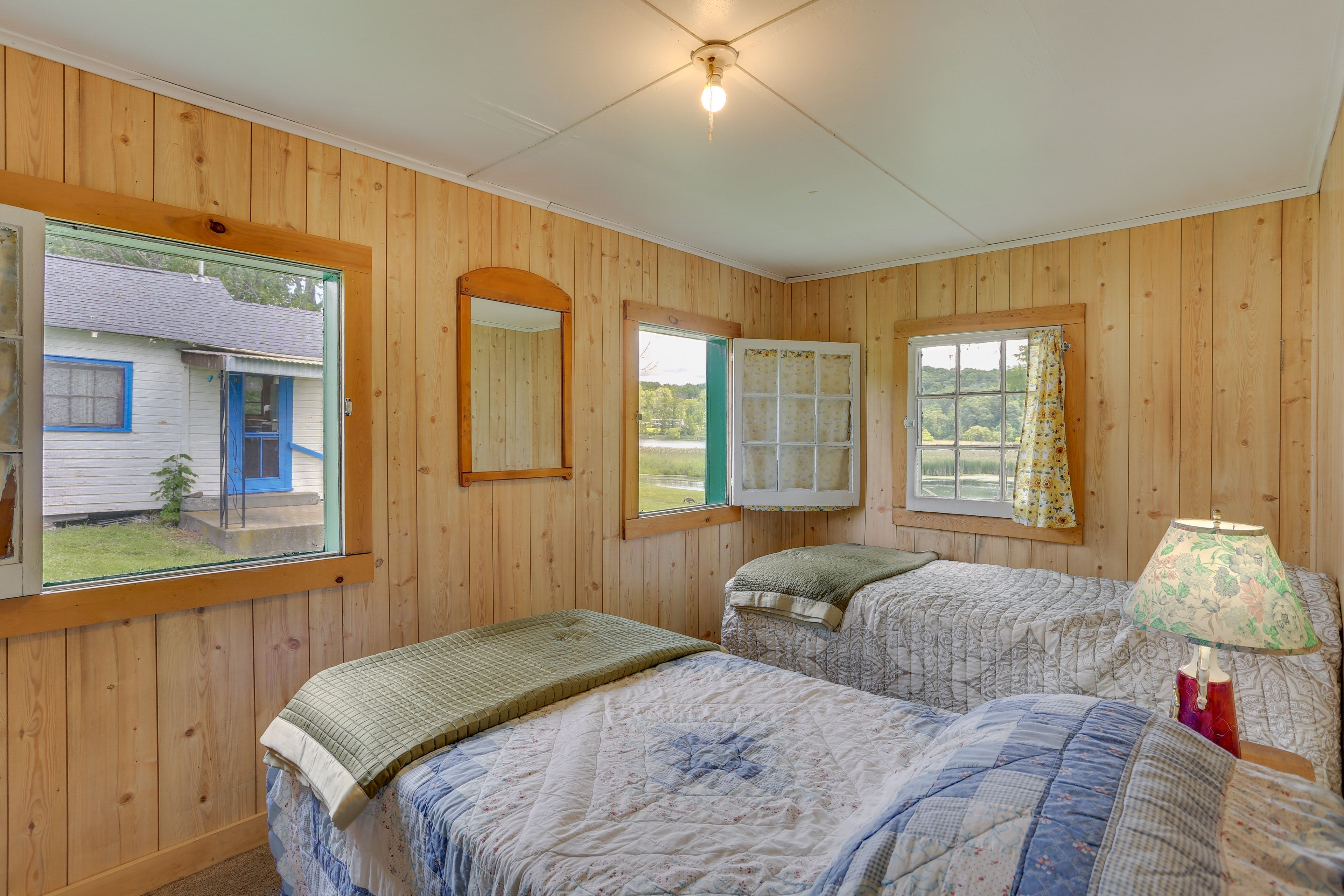 Bedroom 2 | 2 Twin Beds | Hangers