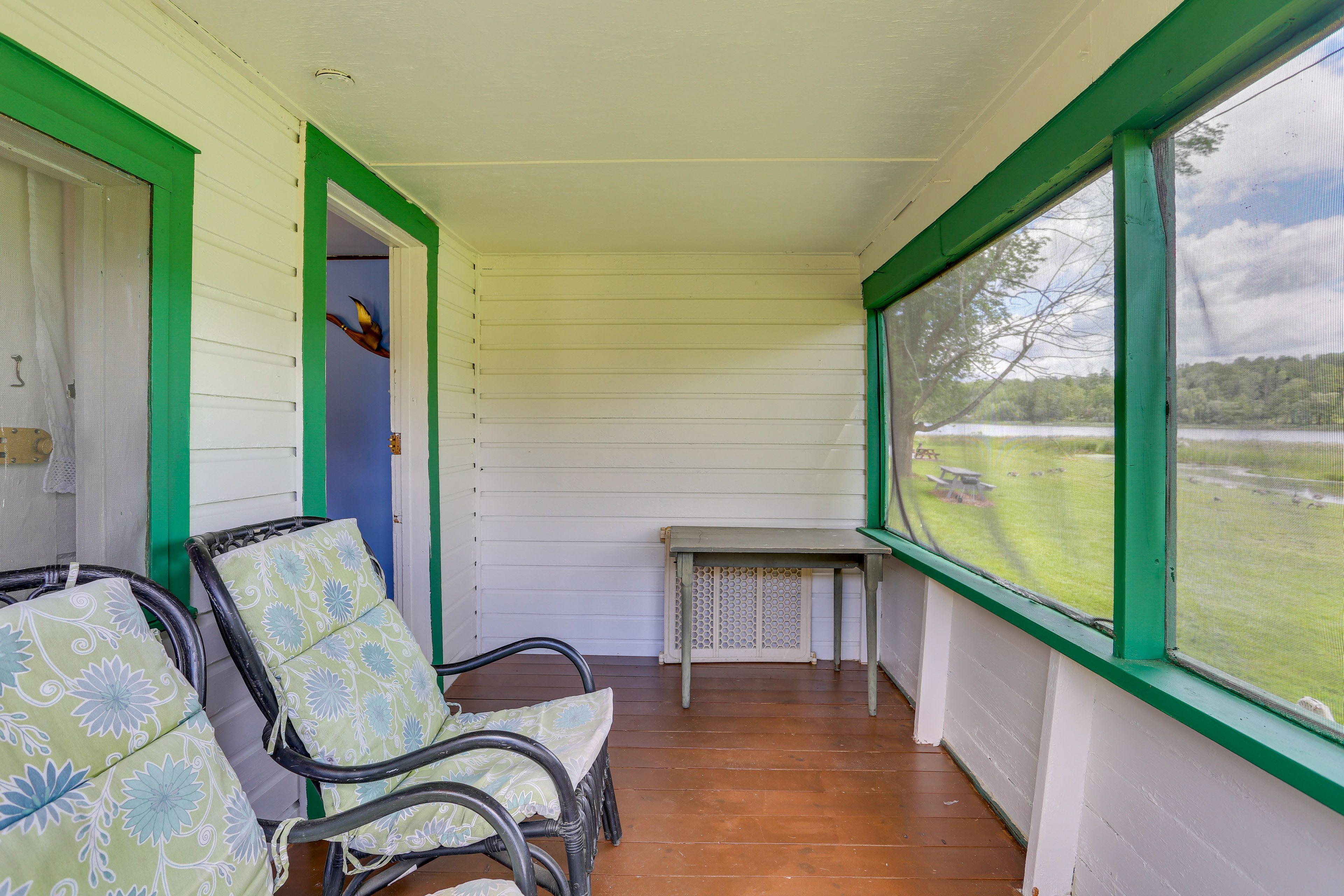 Screened Porch | Pond View