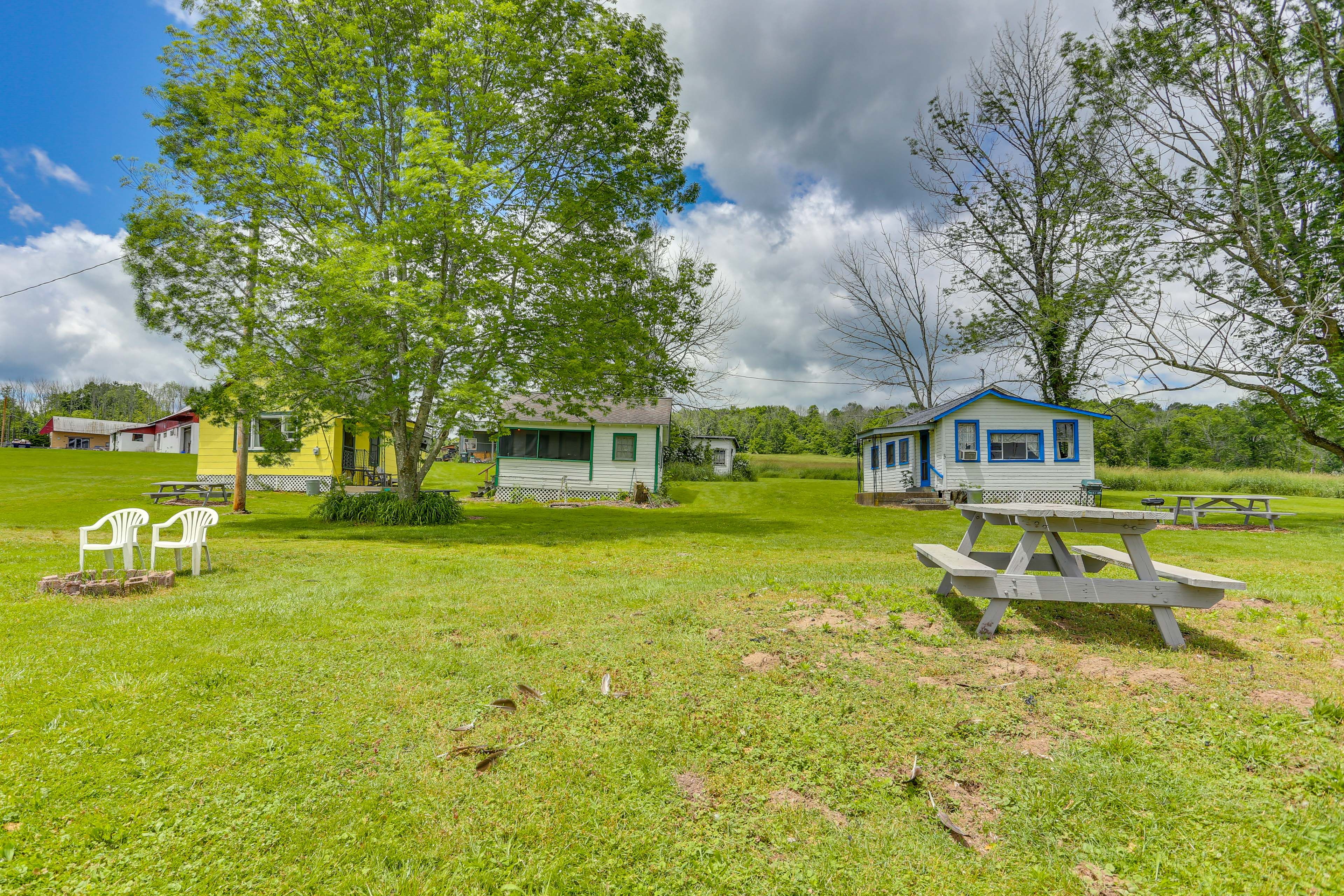Shared Amenities | Charcoal Grill | Row Boats & Paddle Boats | Animal Rescue