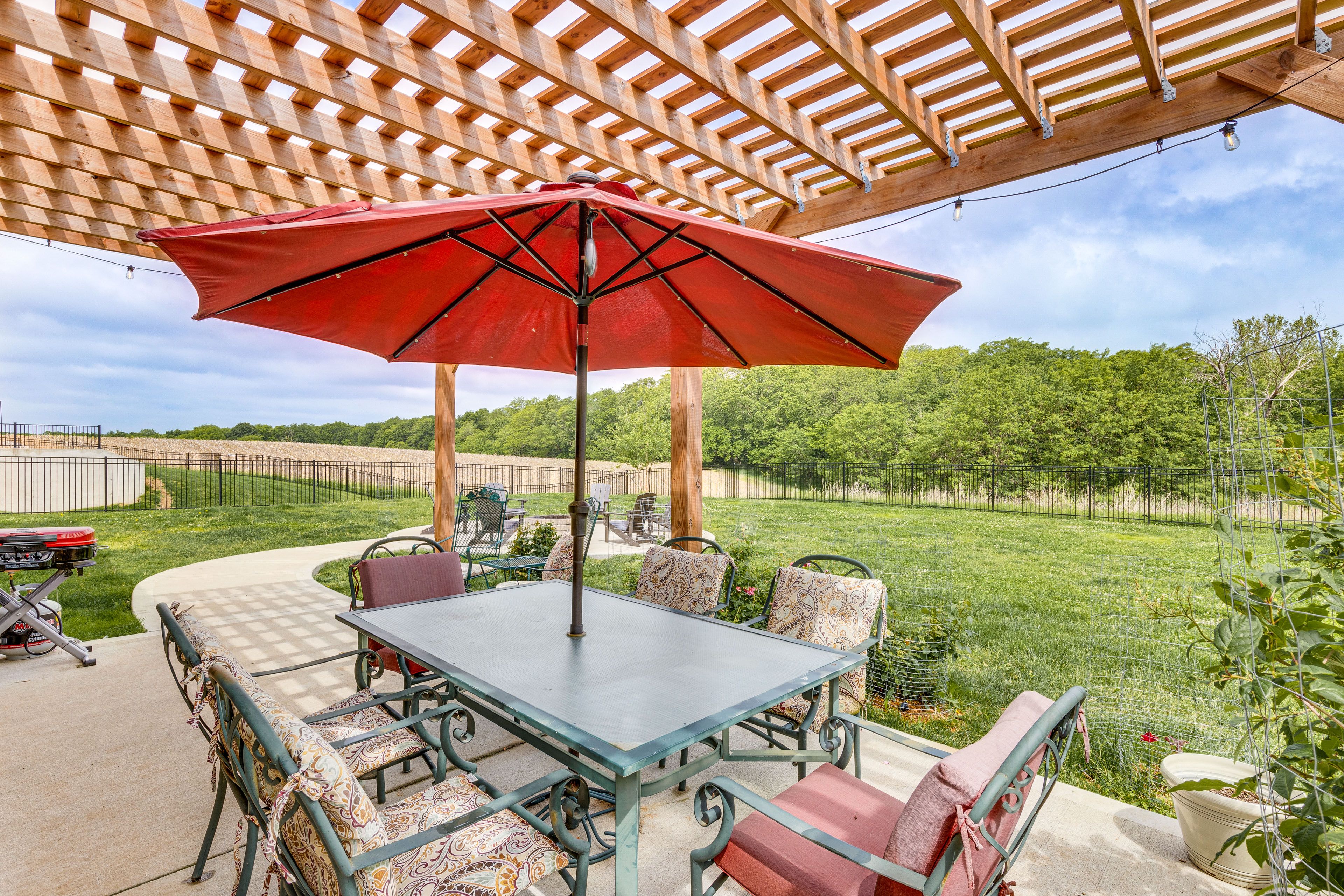 Platte City Vacation Rental | 3BR | 2BA | 1,597 Sq Ft | Stairs Required