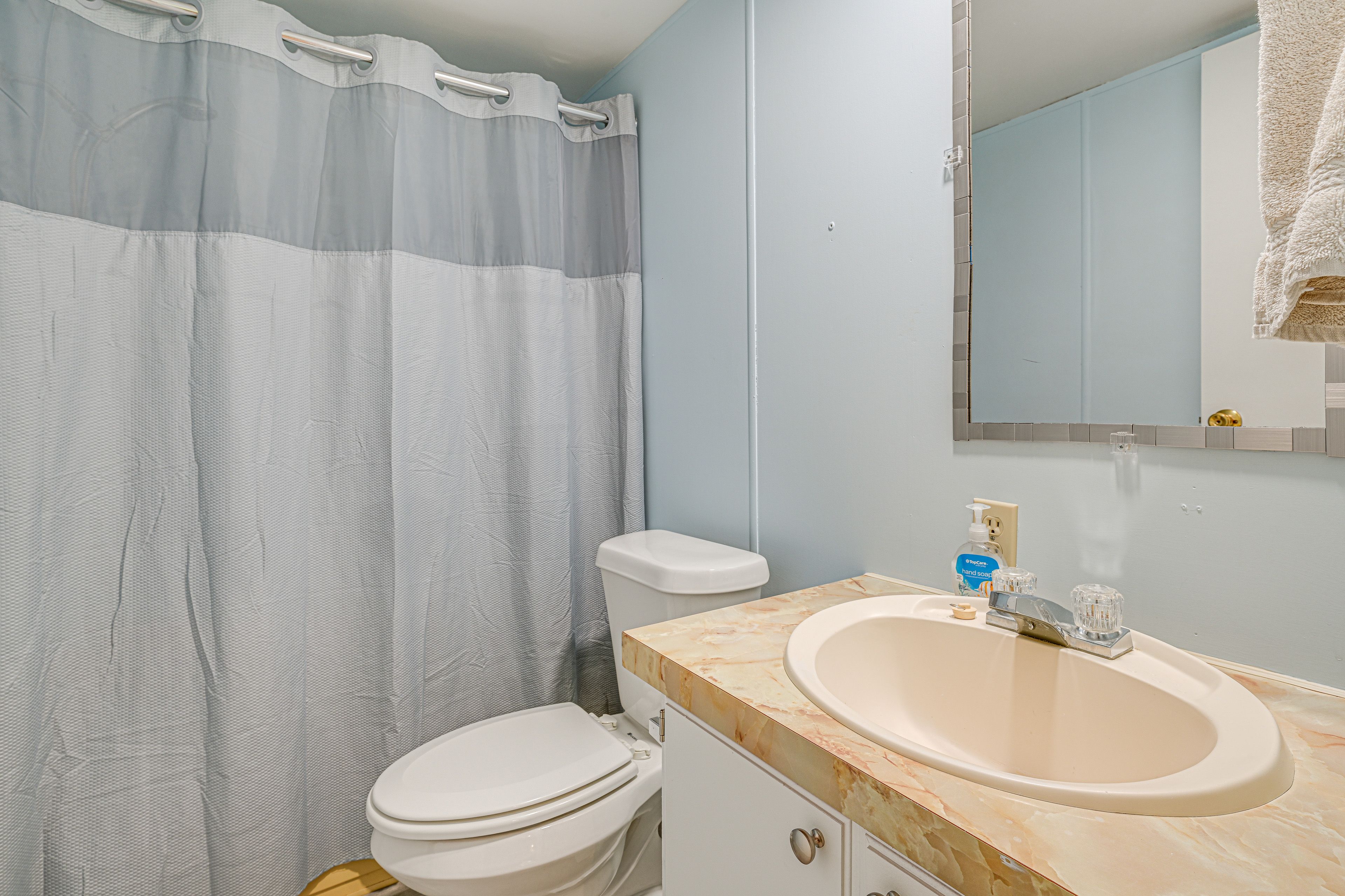 Full Bathroom