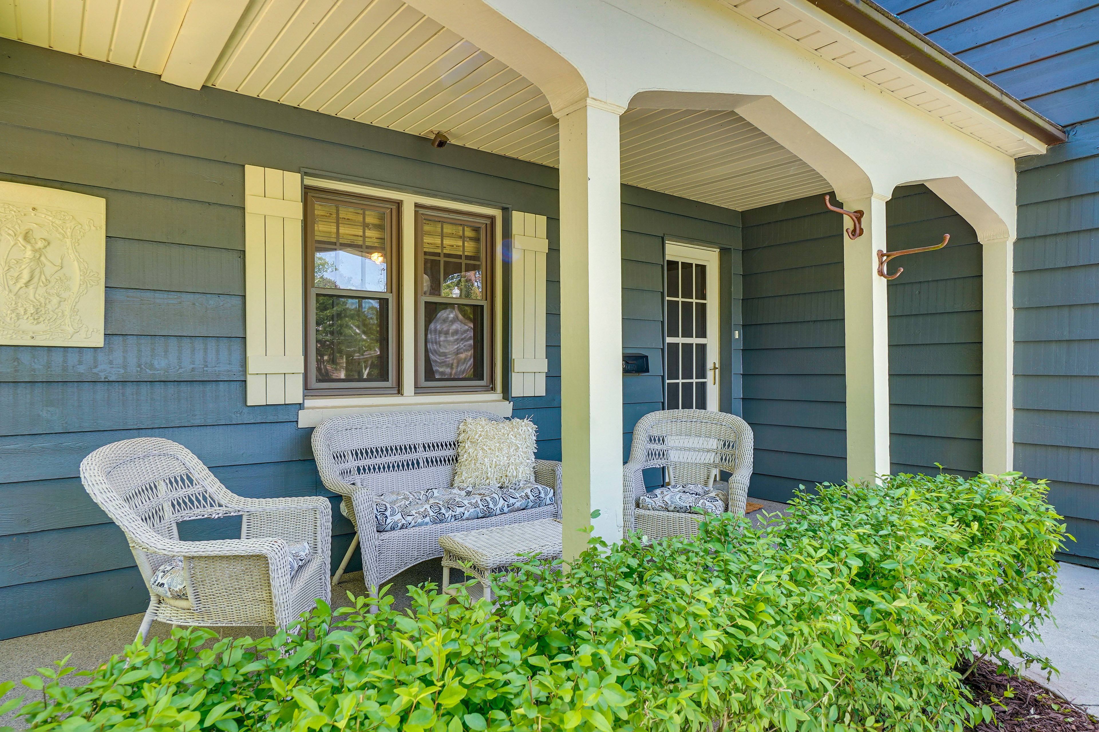 Front Porch | Outdoor Seating