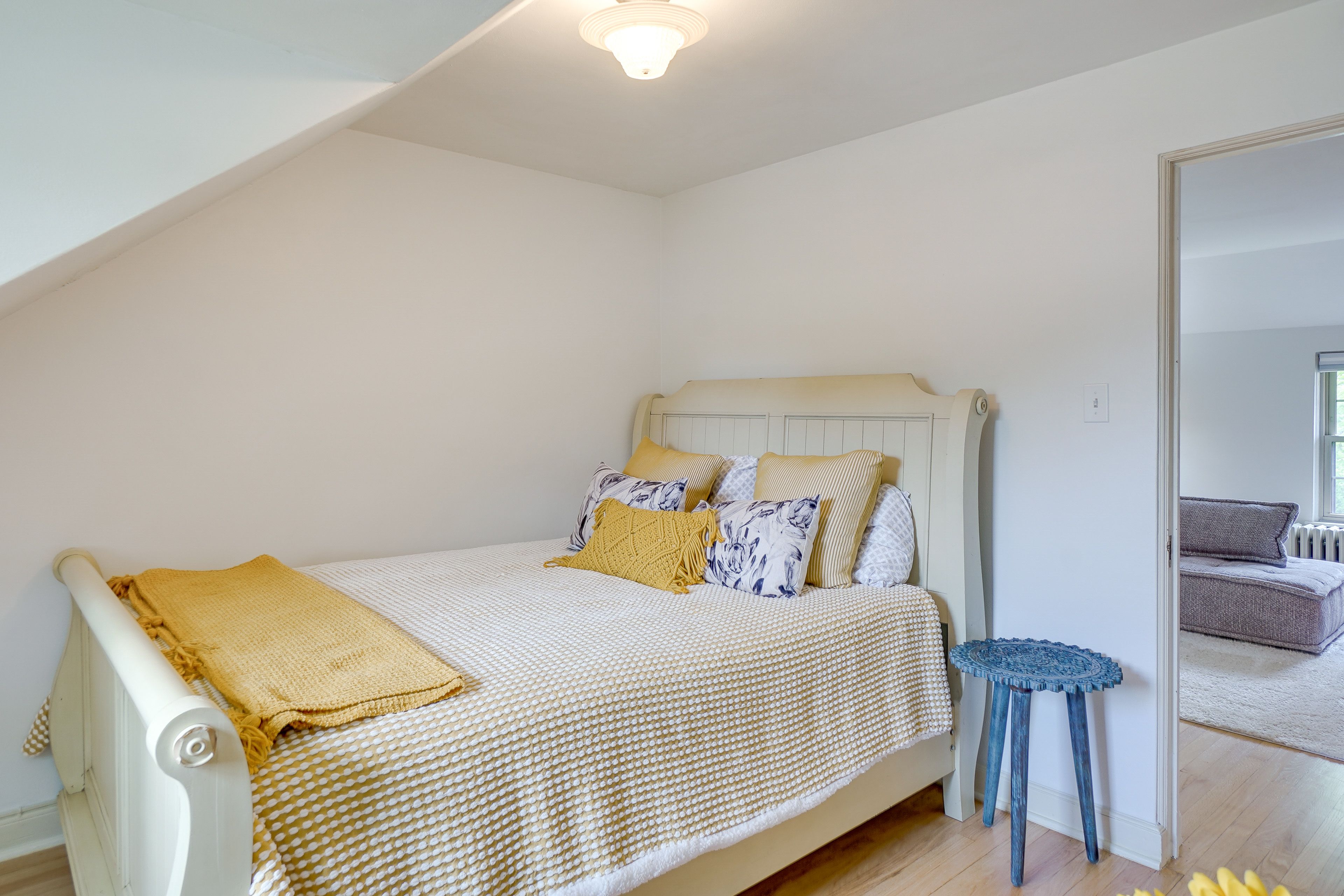 Bedroom 2 | Queen Bed | 2nd Floor