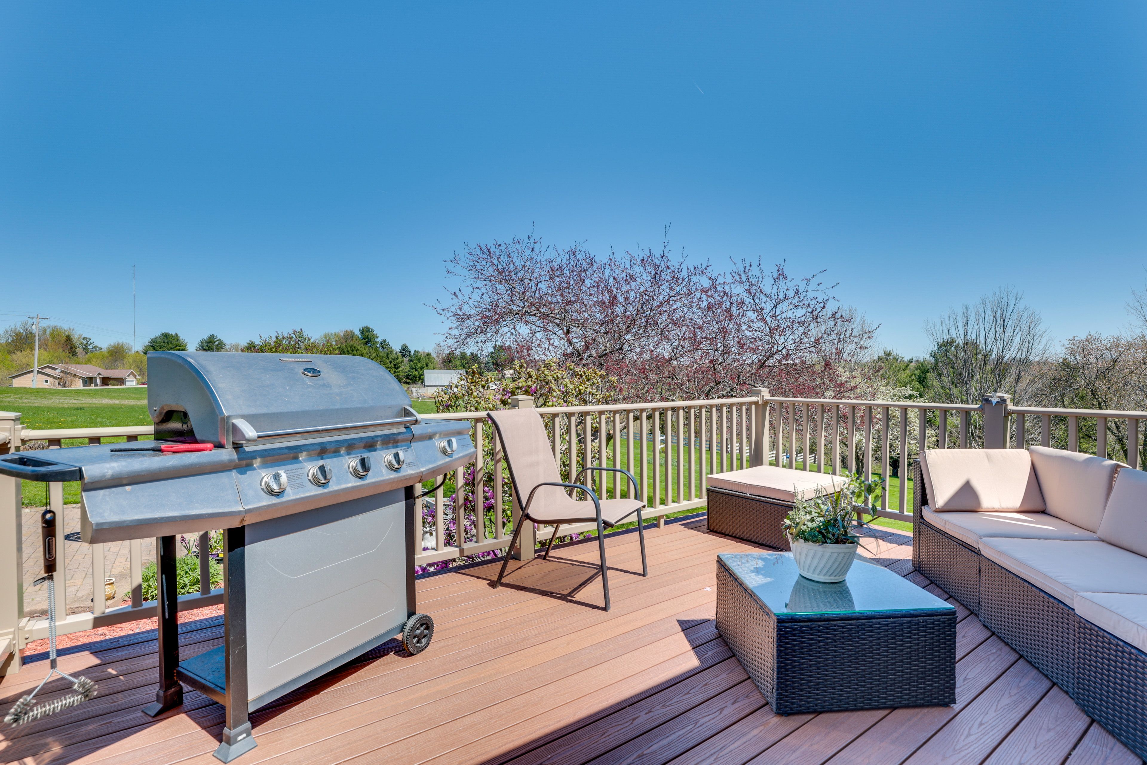 Prairie du Chien Vacation Rental | 3BR | 2BA | 1,600 Sq Ft | Steps Required