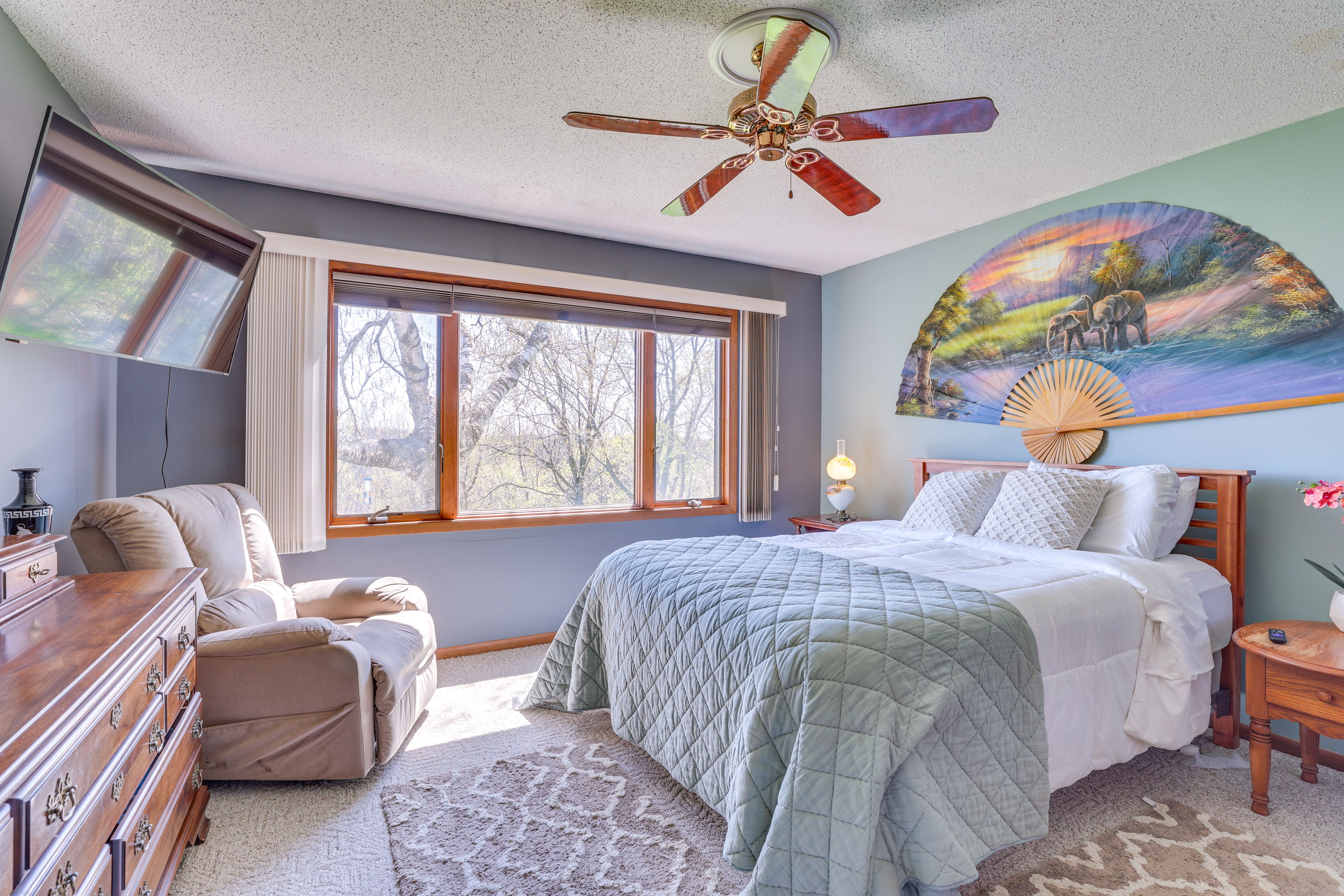 Bedroom 1 | Queen Bed | Linens Provided