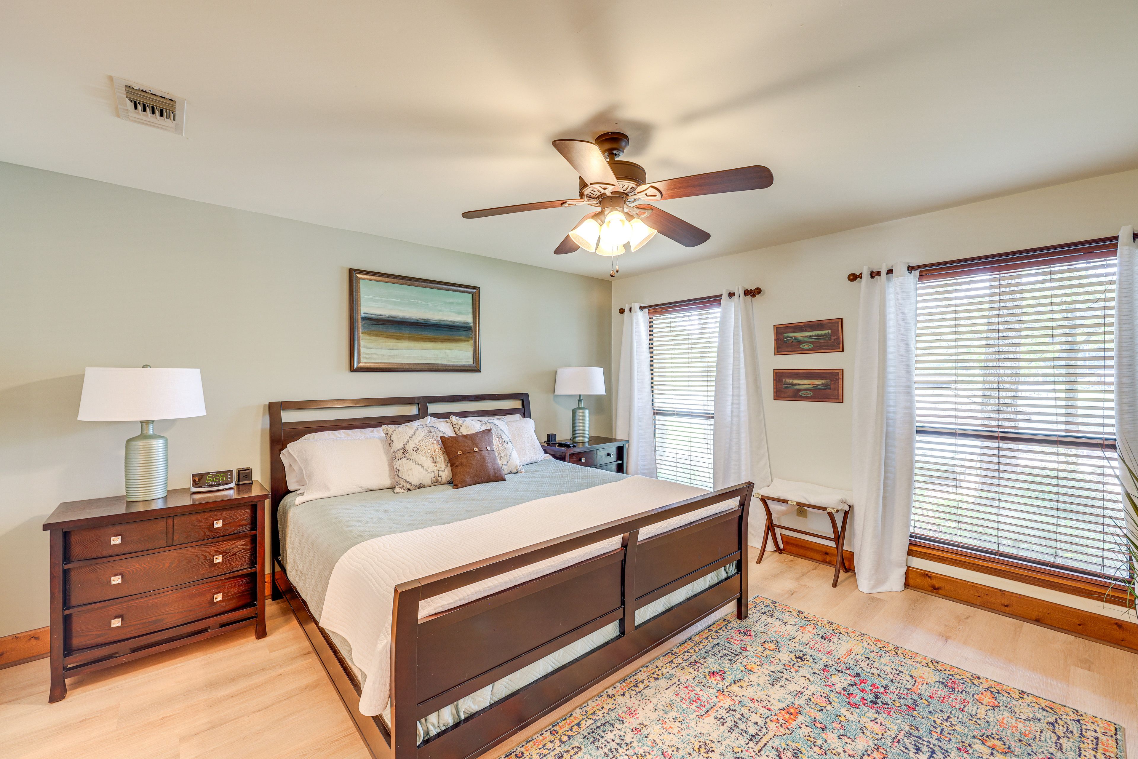 Bedroom 1 | 1st Floor | King Bed | Smart TV