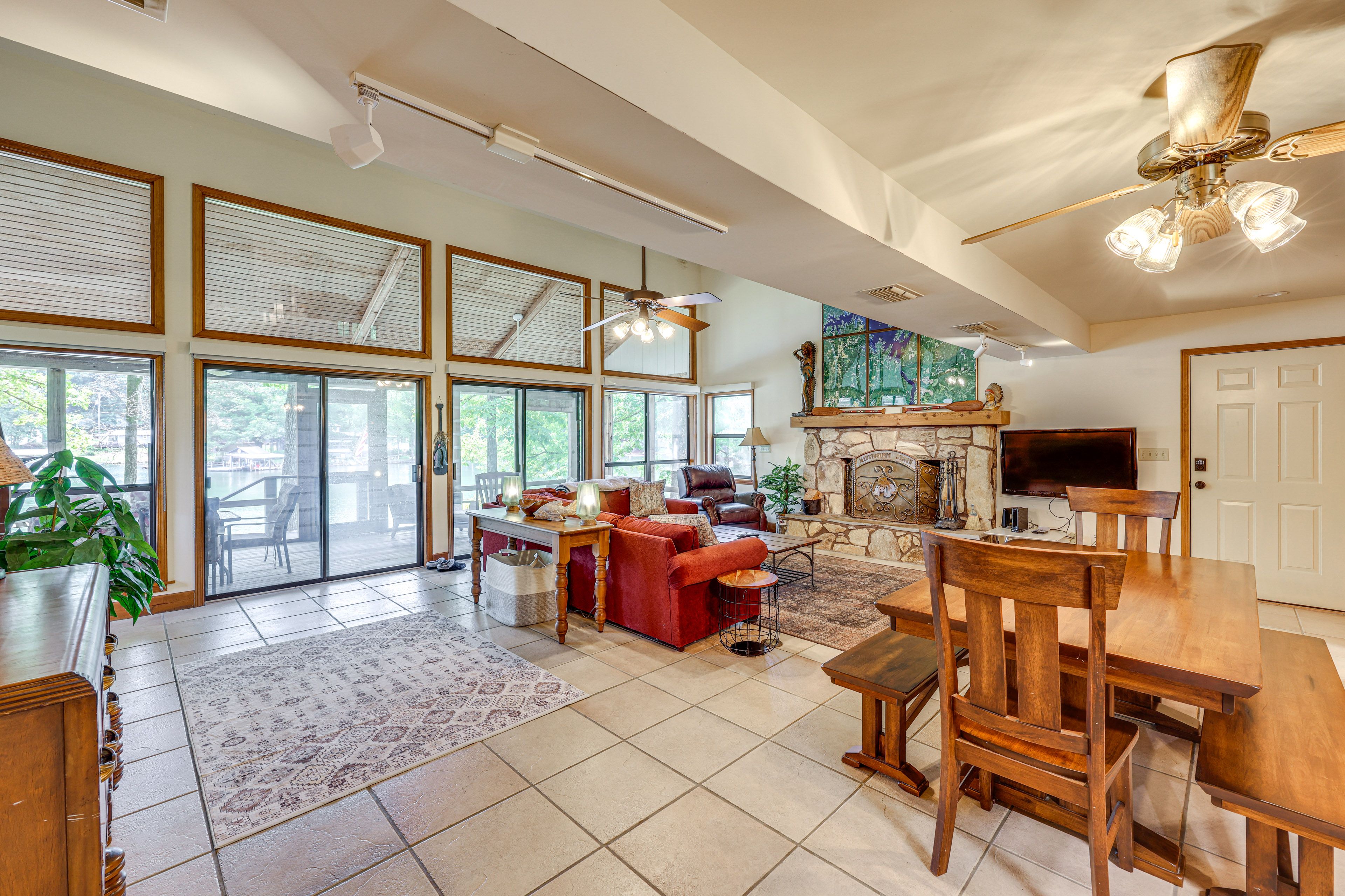 Interior | Open Floor Plan | Free WiFi