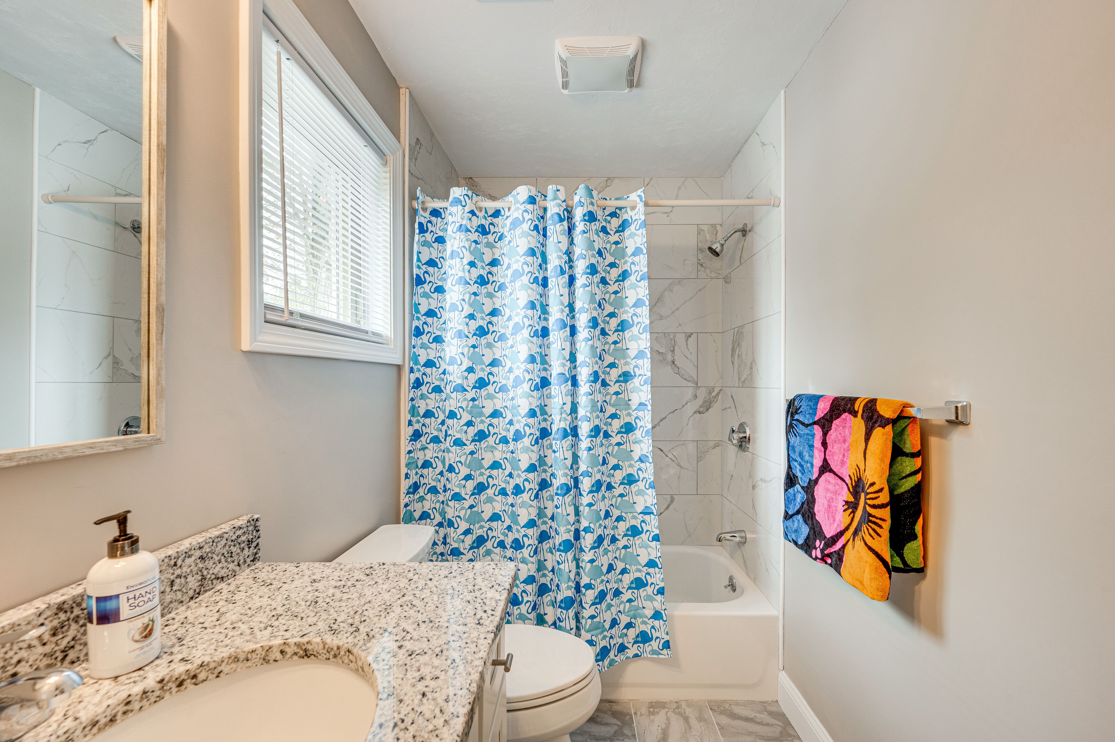 Full Bathroom | 2nd Floor | Shower/Tub Combo