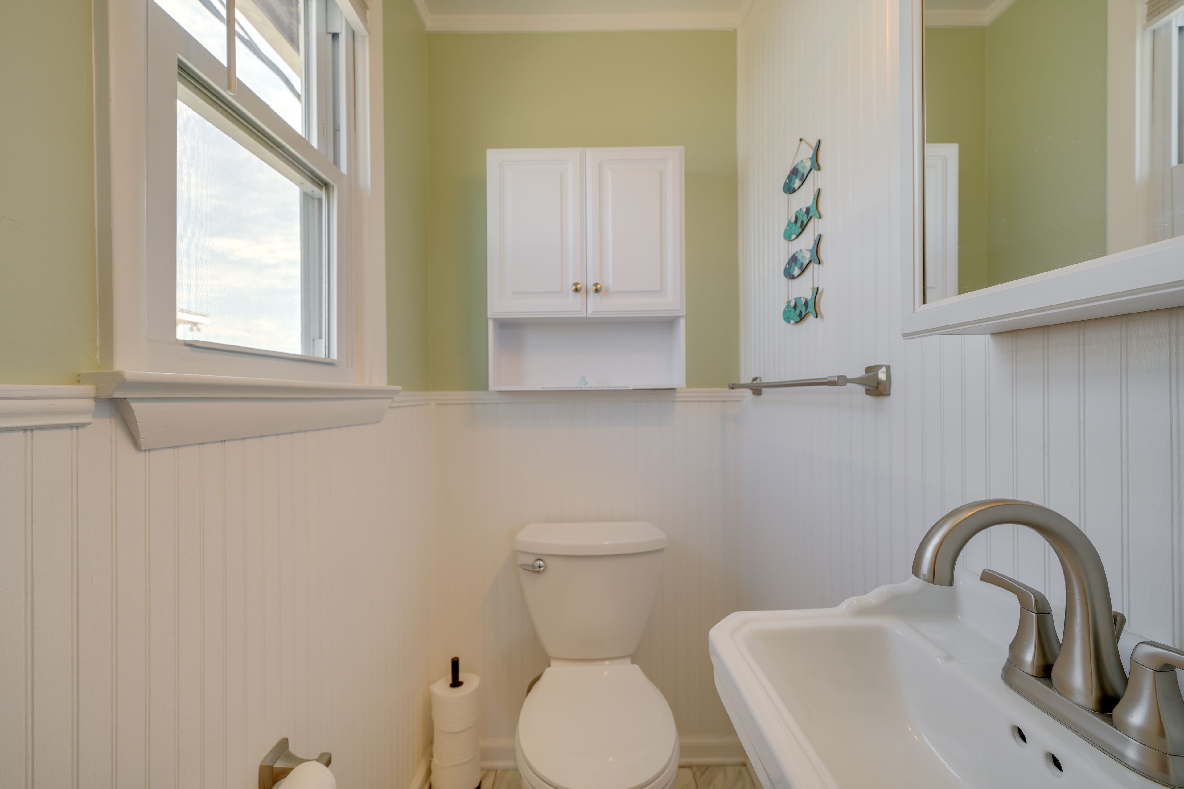 En-Suite Half Bathroom | Towels Provided