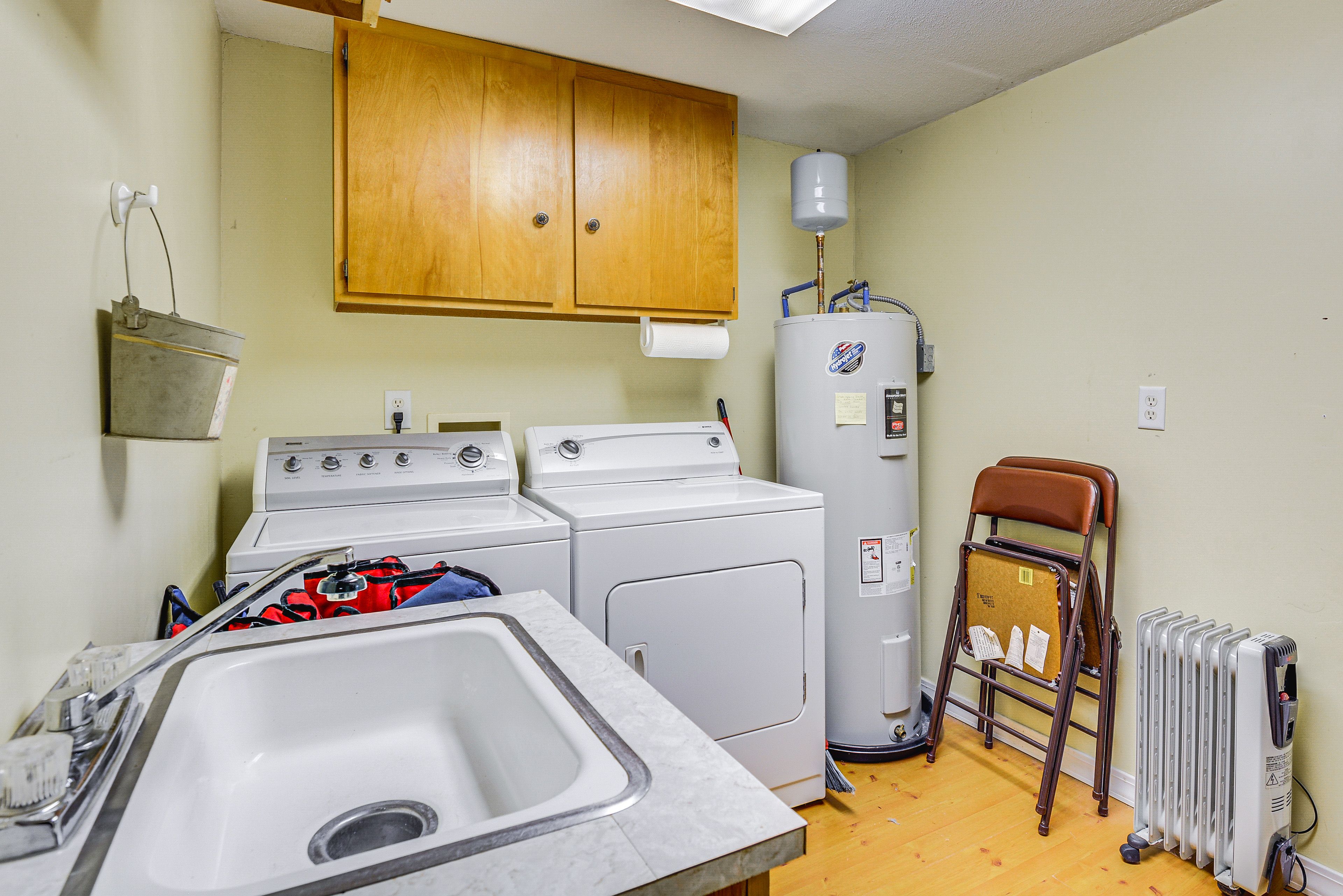 Laundry Room | Washer & Dryer