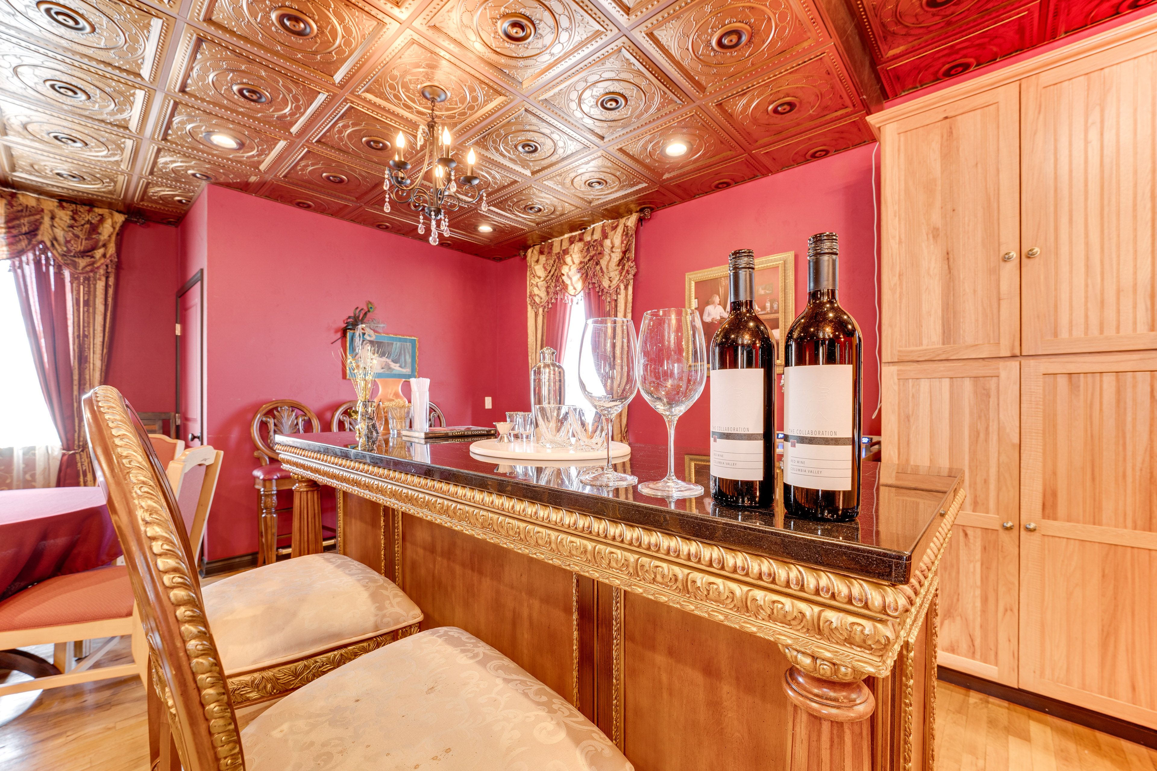 High-Top Bar