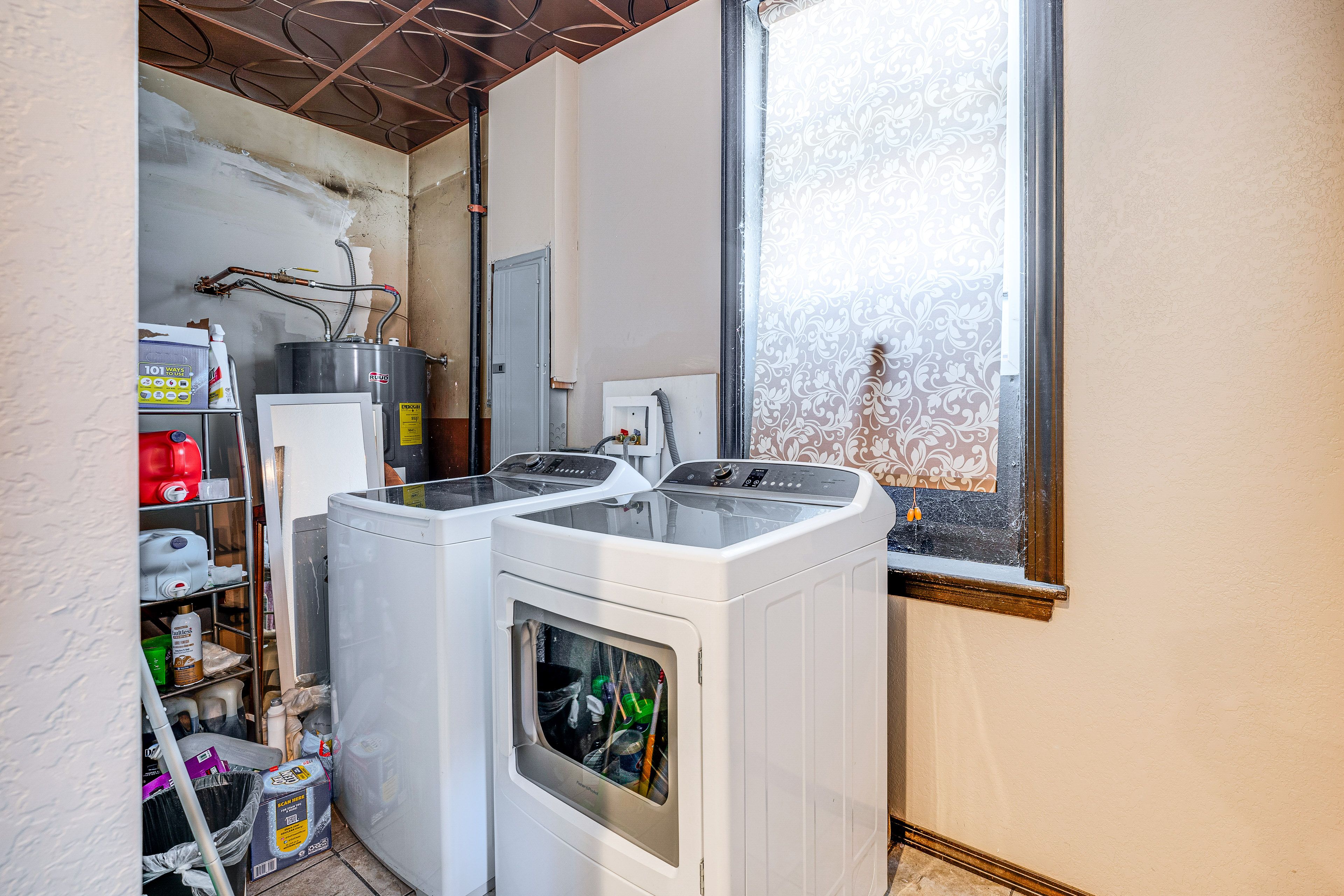 Washer/Dryer (Detergent Provided)