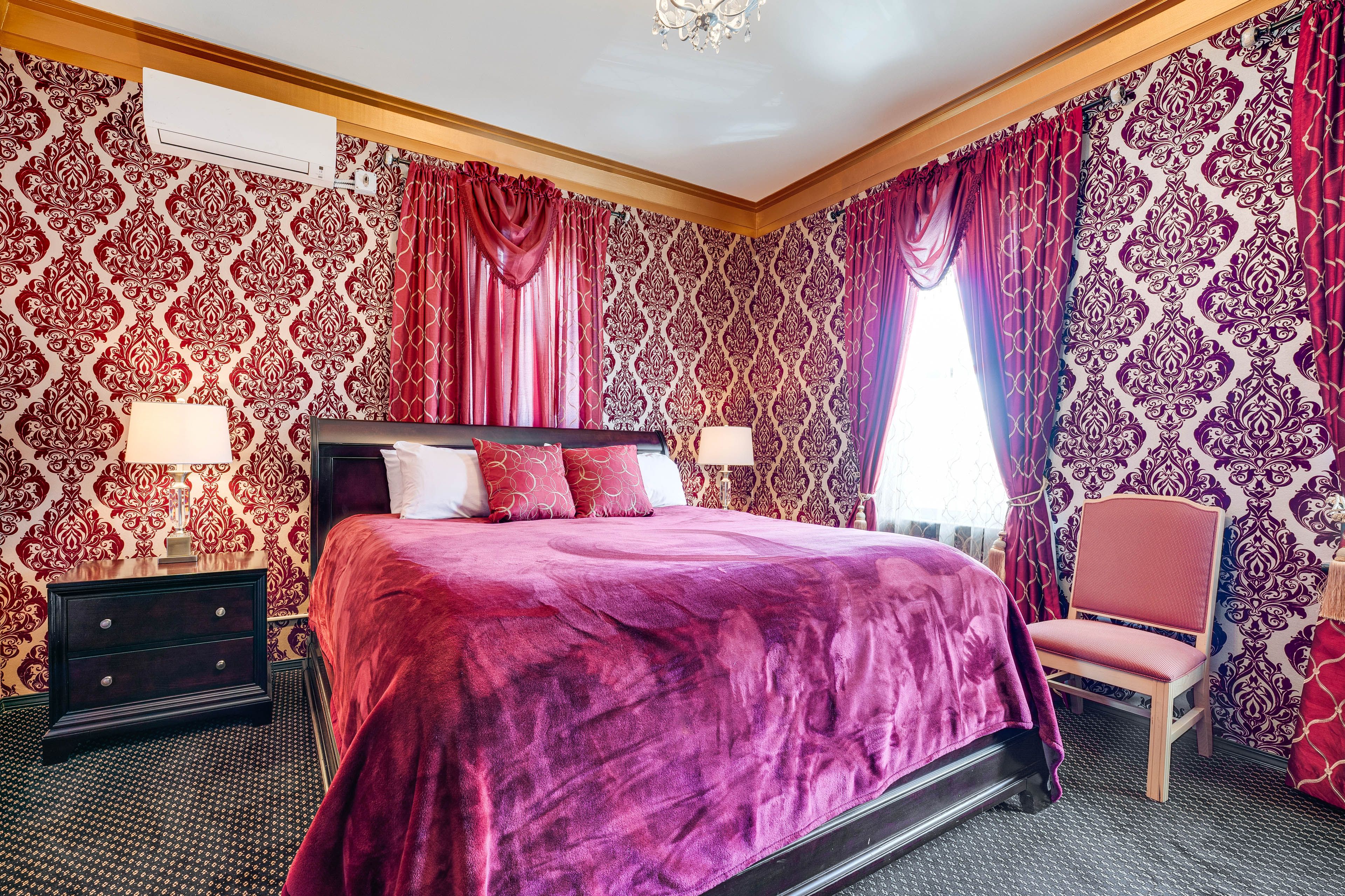 Bedroom 1 | King Bed | Smart TV