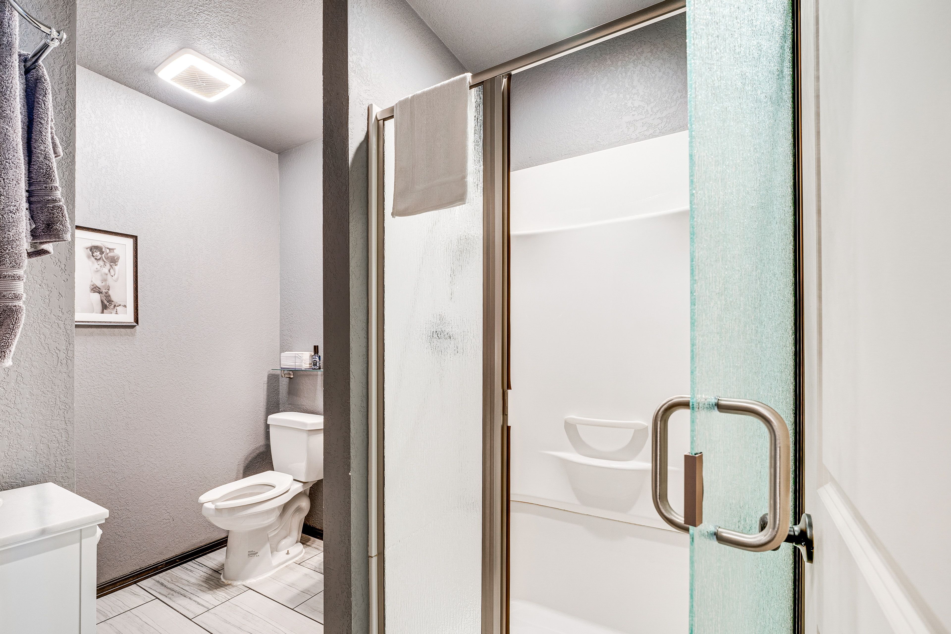 Full Bathroom