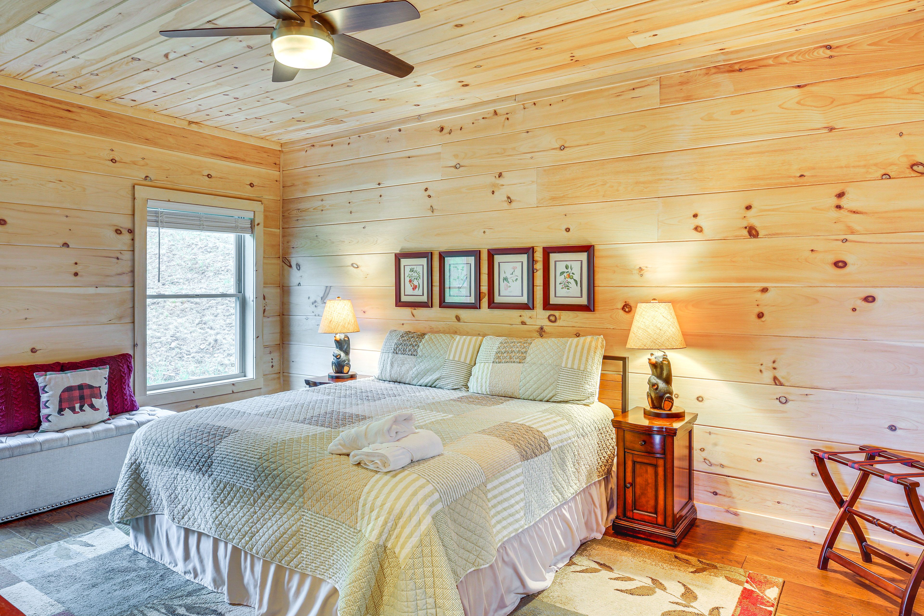 Bedroom 1 | King Bed | Smart TV