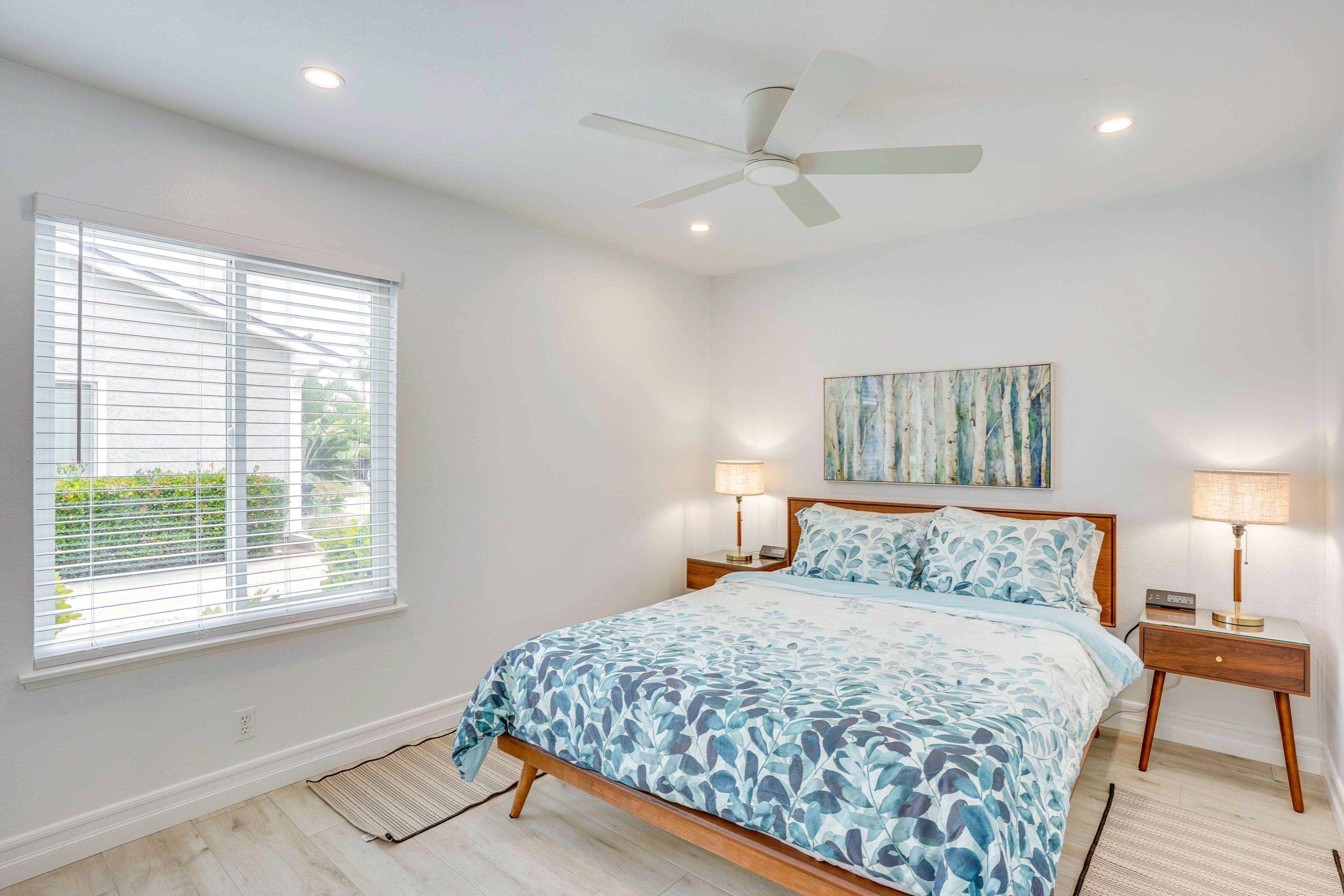 Bedroom 2 | Queen Bed