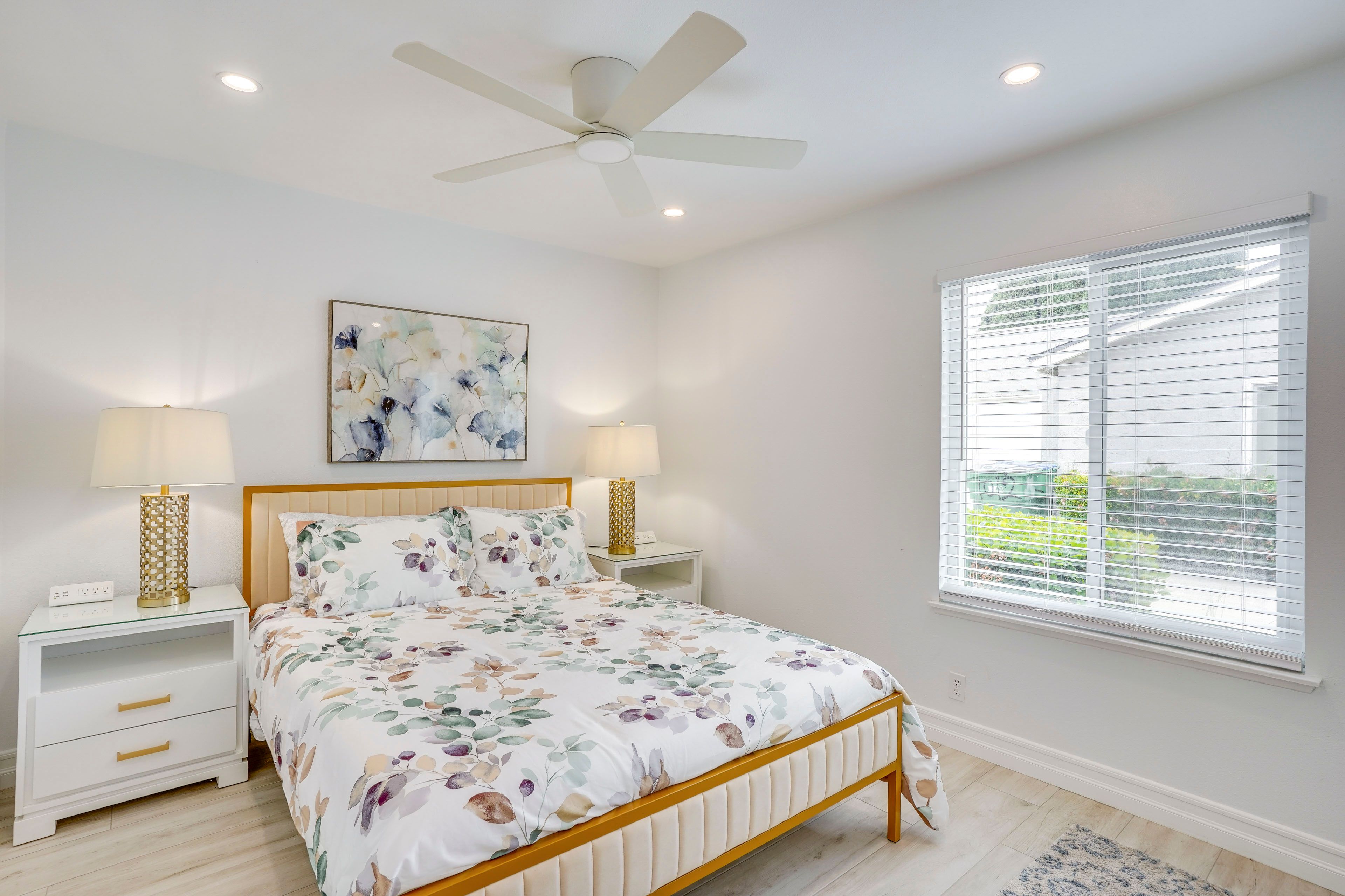 Bedroom 3 | Queen Bed