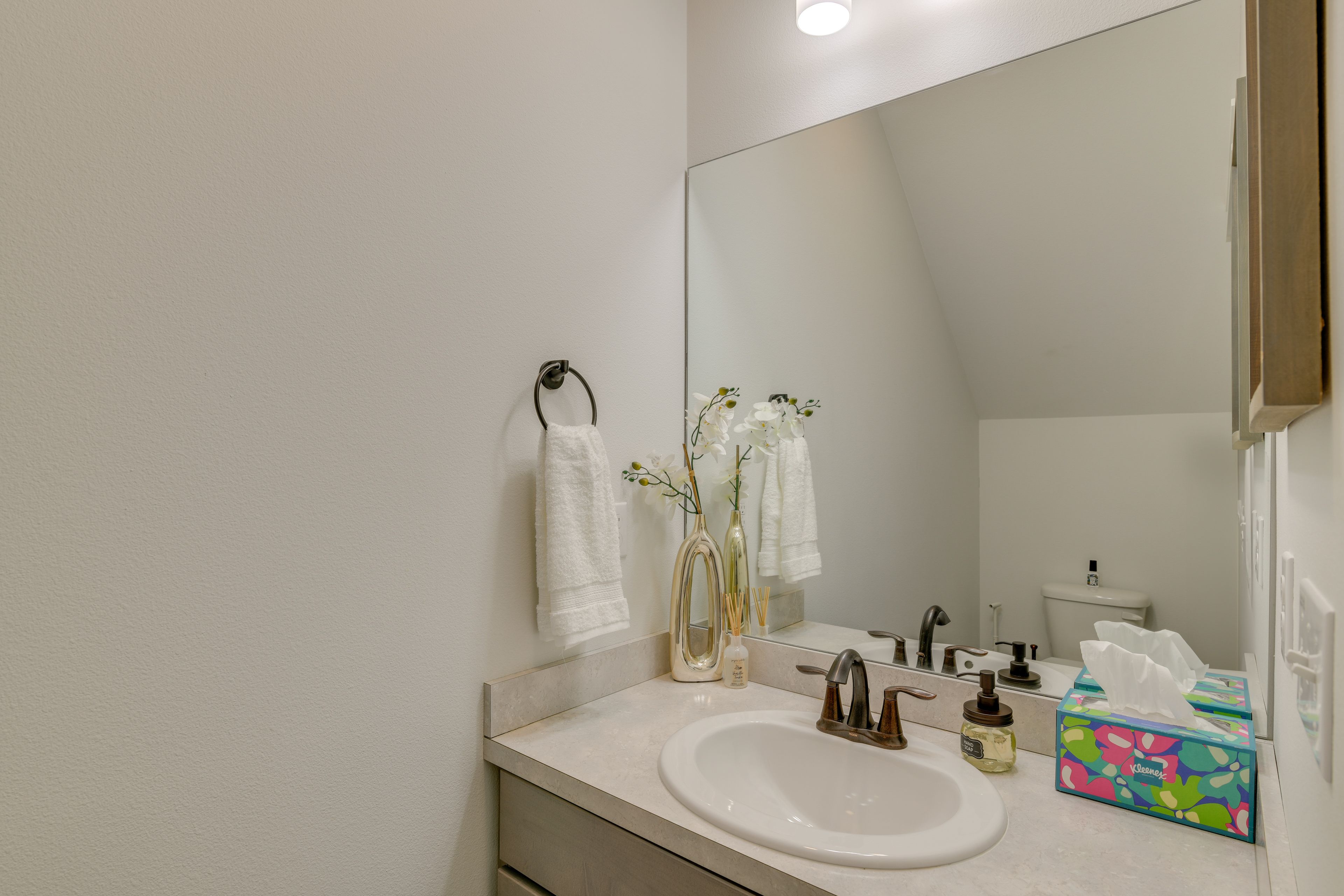 Half Bathroom | 1st Floor
