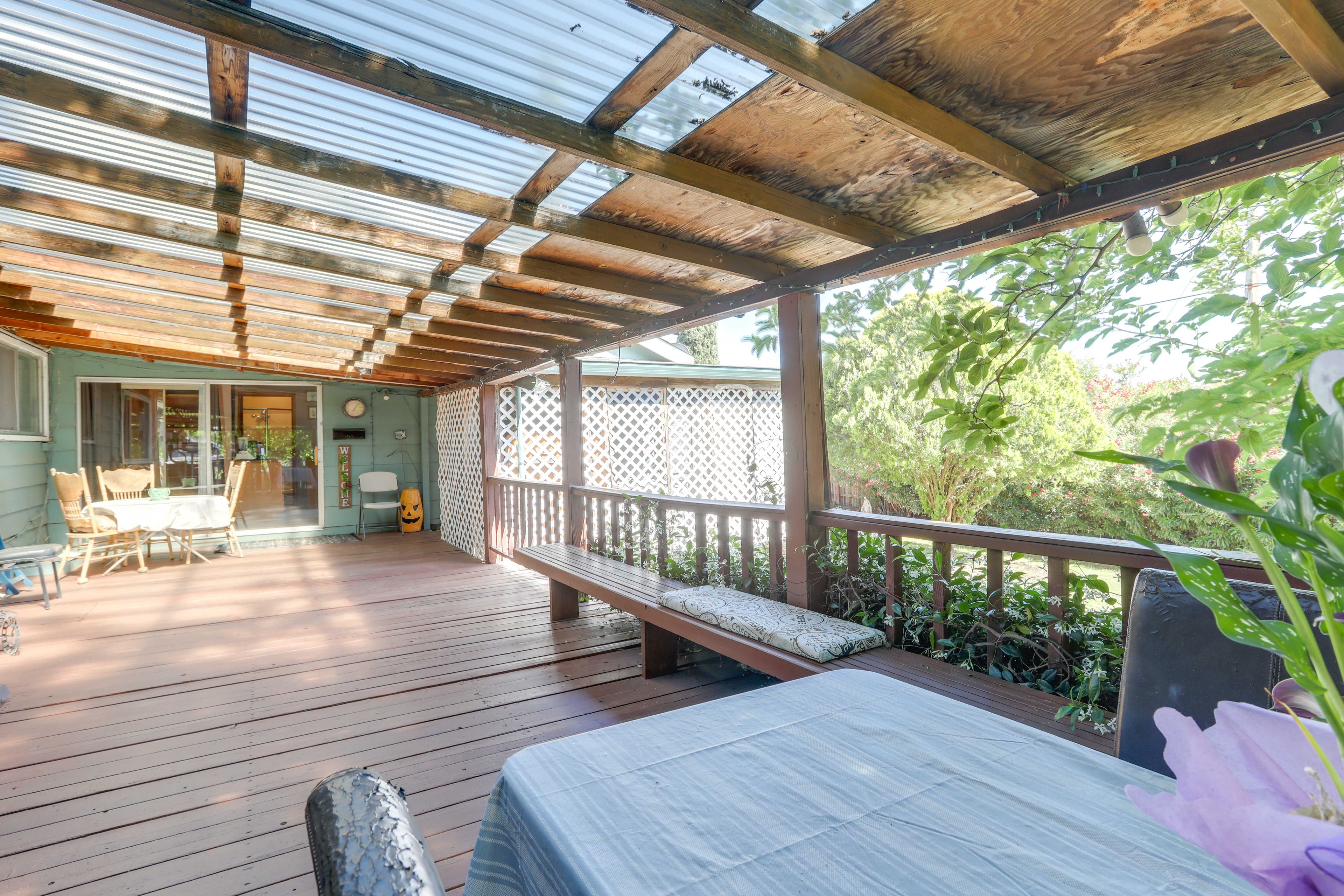Cottage Exterior | Addt'l Shared Deck