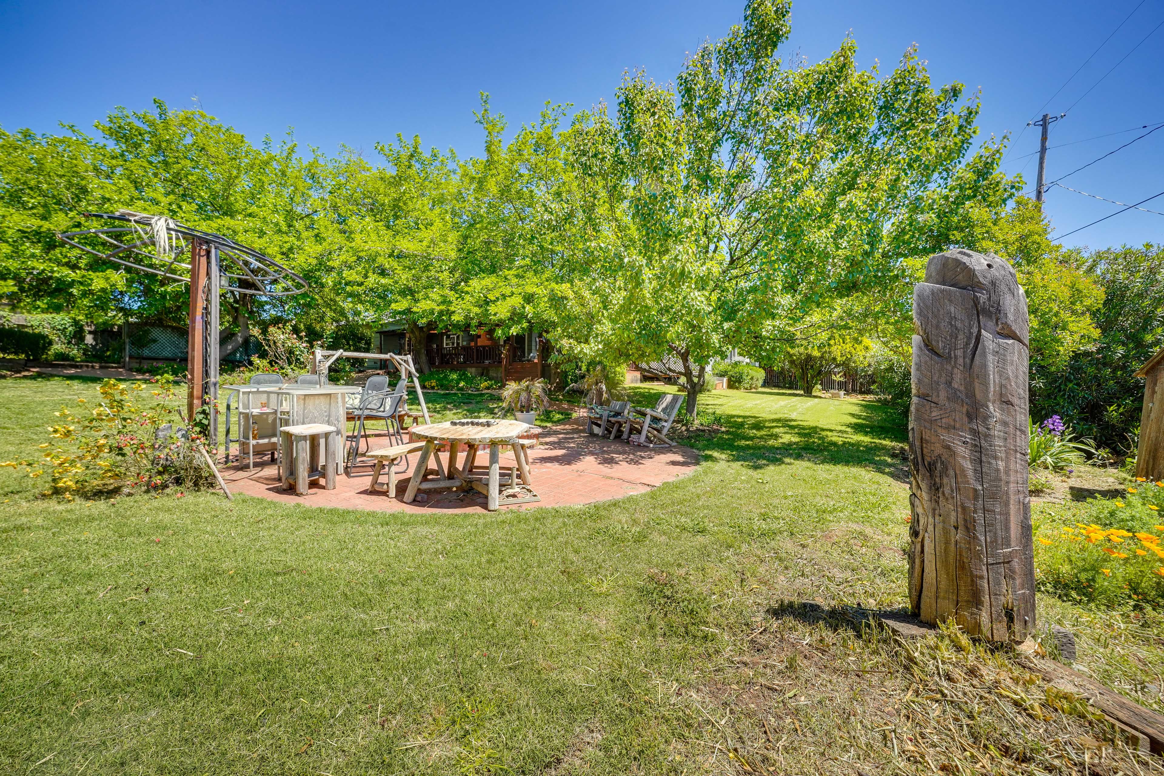 Cottage Exterior | Addt'l Shared Patio