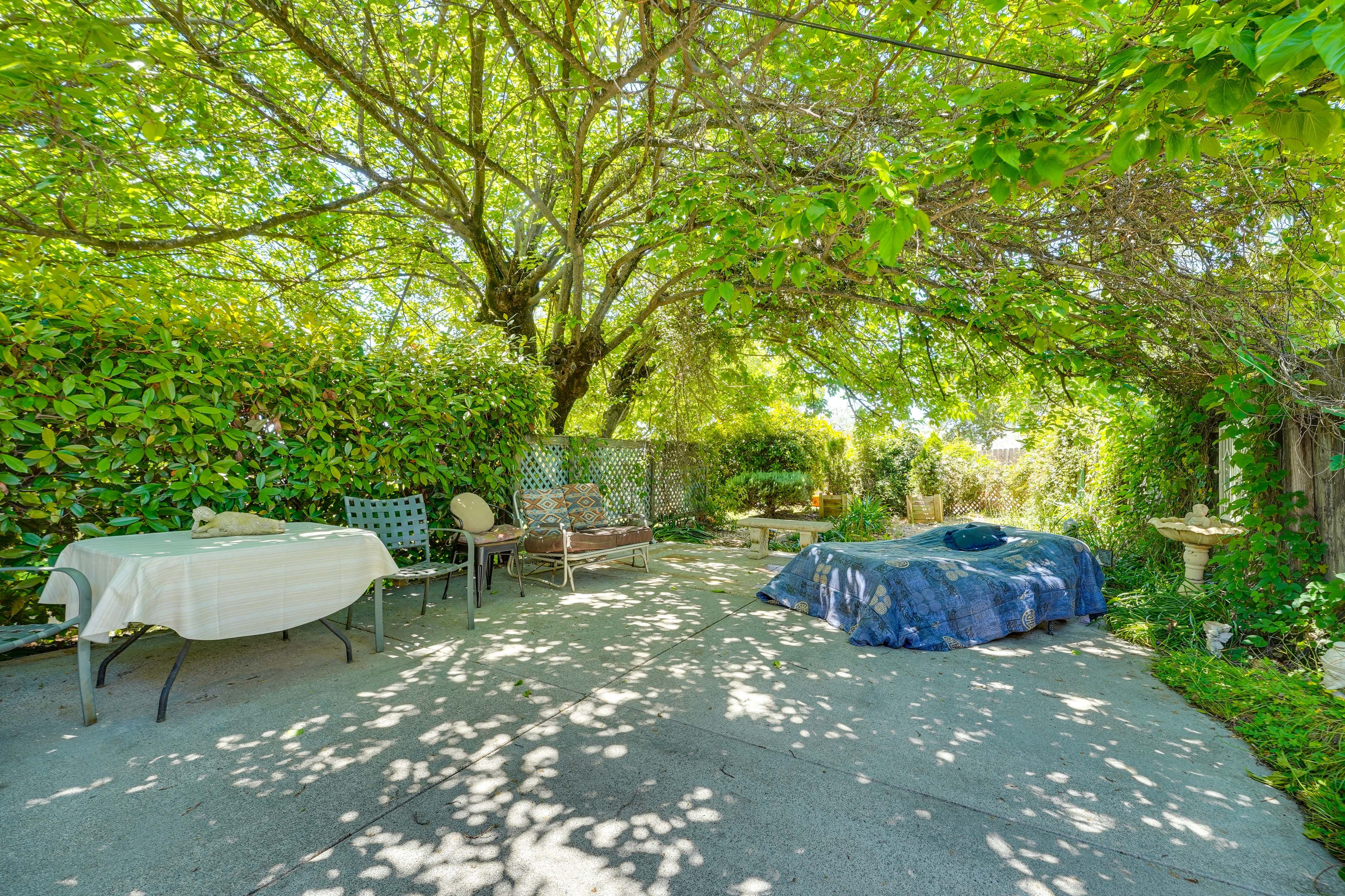 Cottage Exterior | Shared Patio