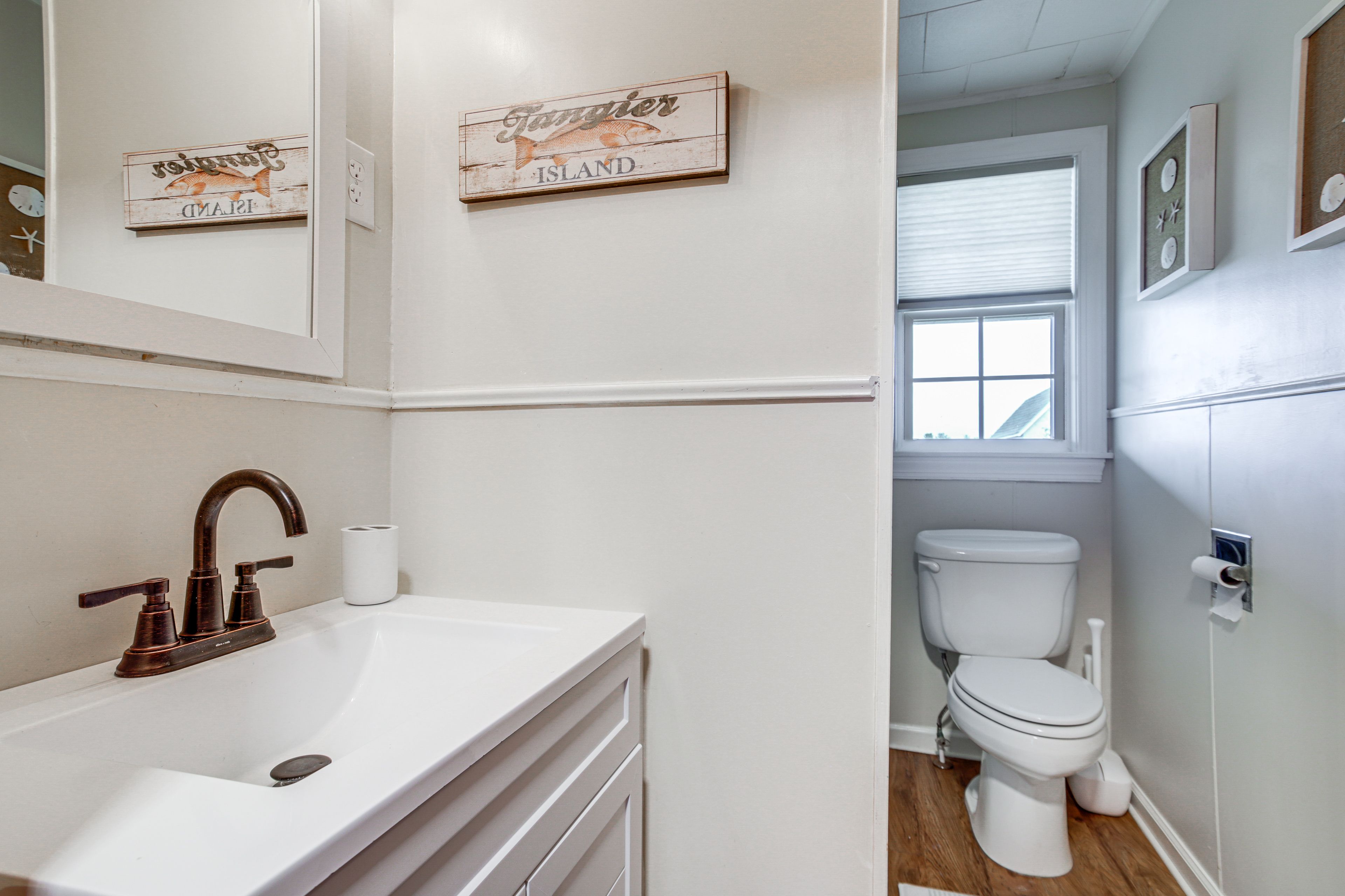 Full Bathroom | Linens & Towels Provided | 1st Floor