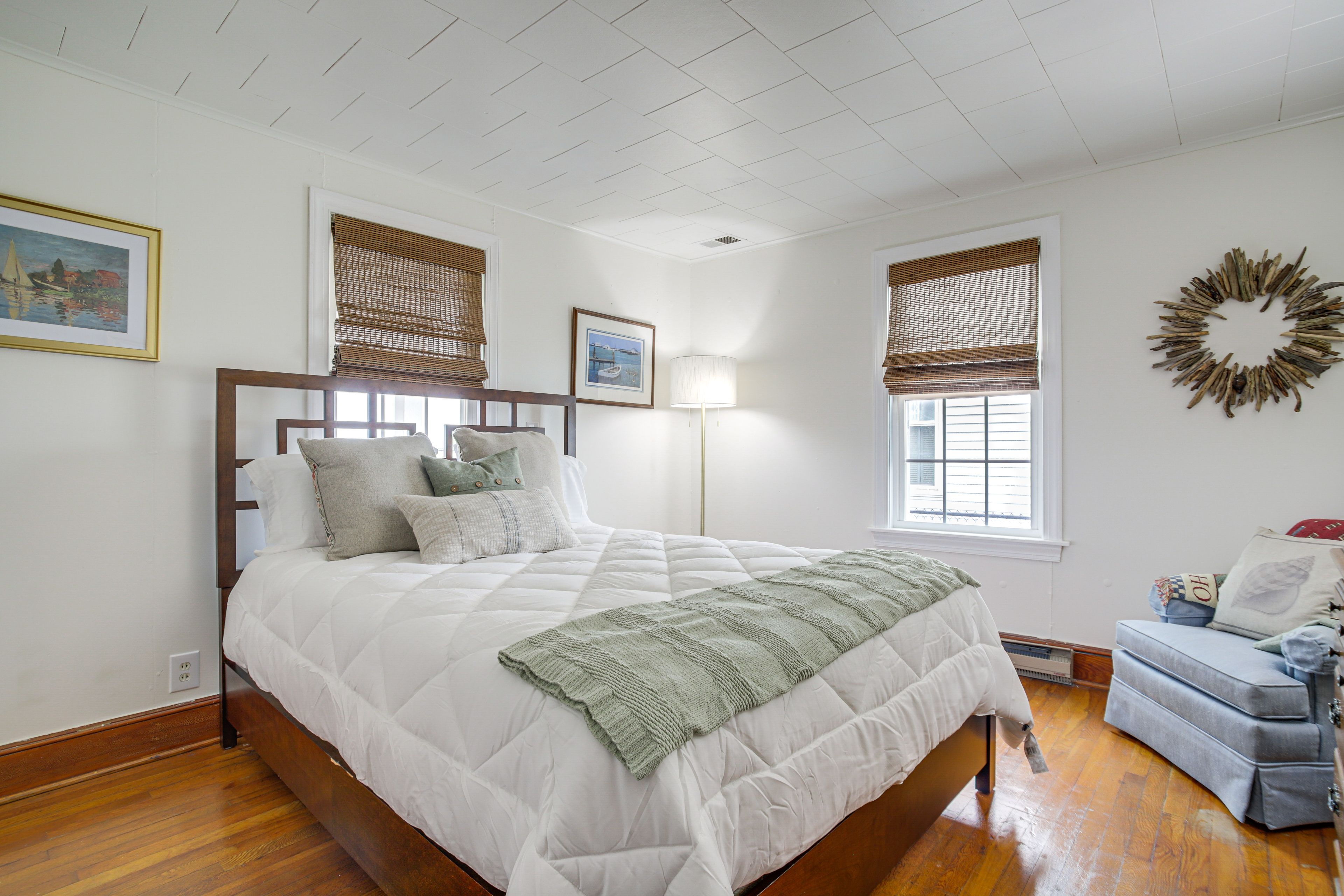 Bedroom 1 | Queen Bed | Linens & Towels Provided | 1st Floor