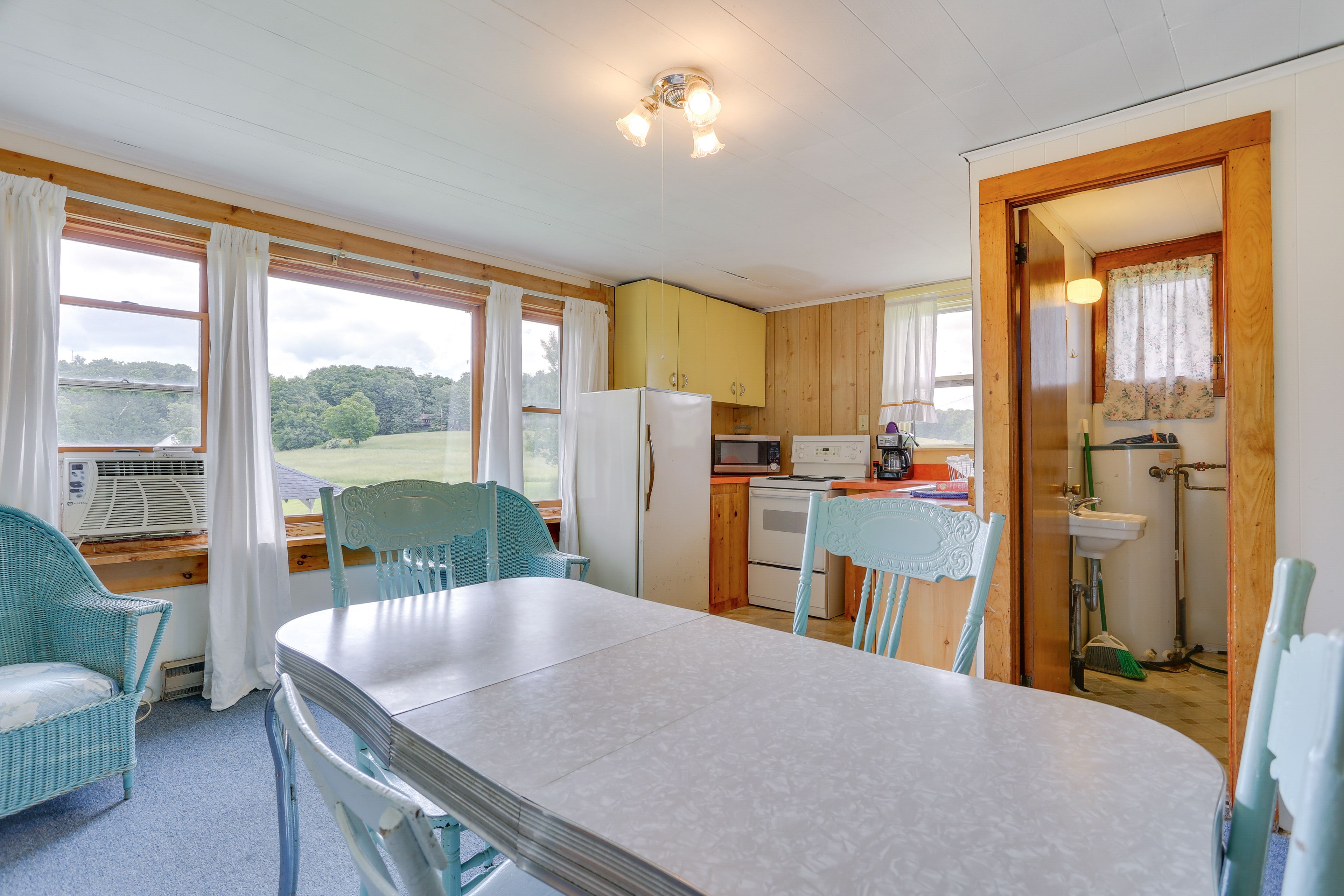Dining Area | Dishware/Flatware | Trash Bags/Paper Towels