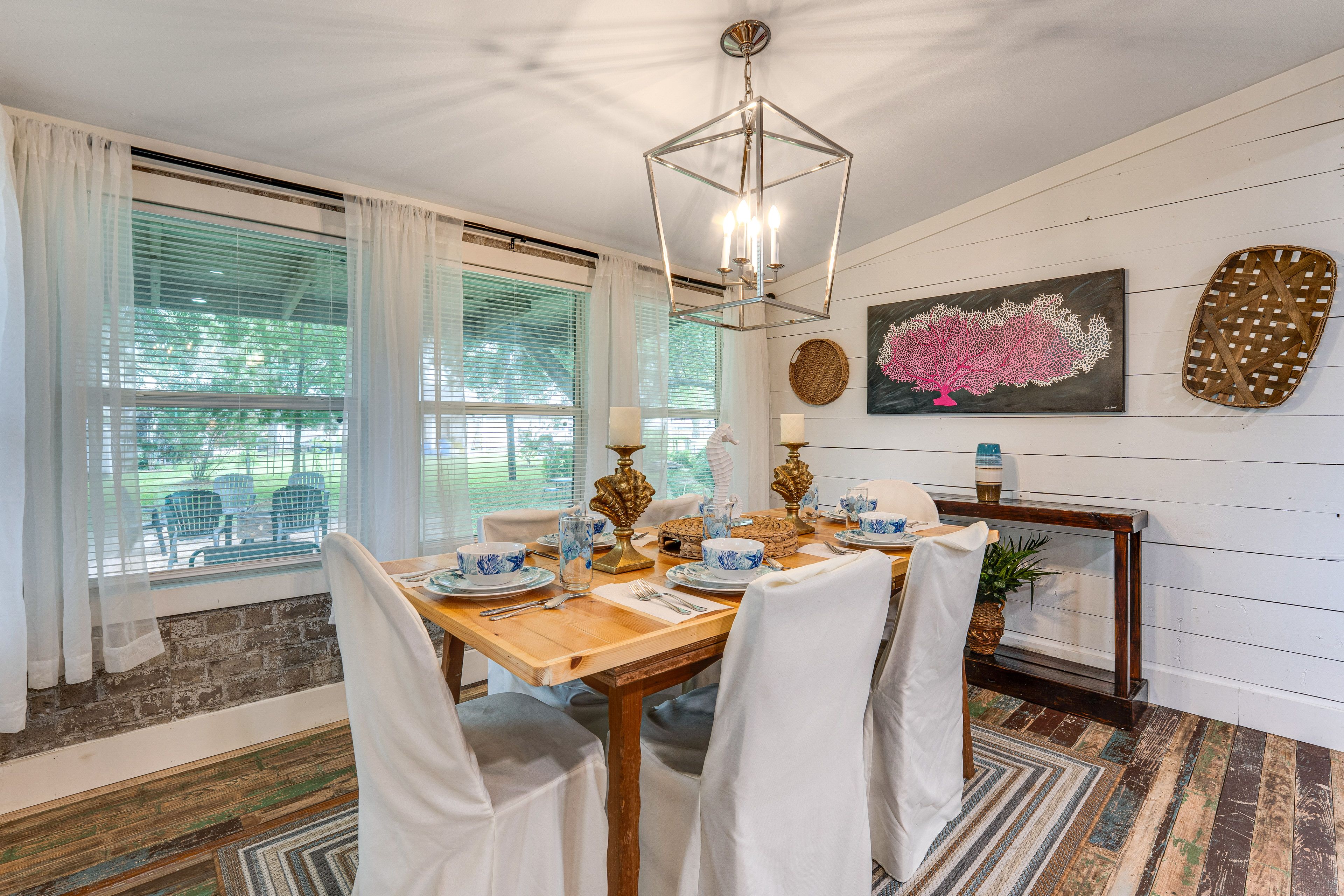 Dining | Dishware & Flatware Provided