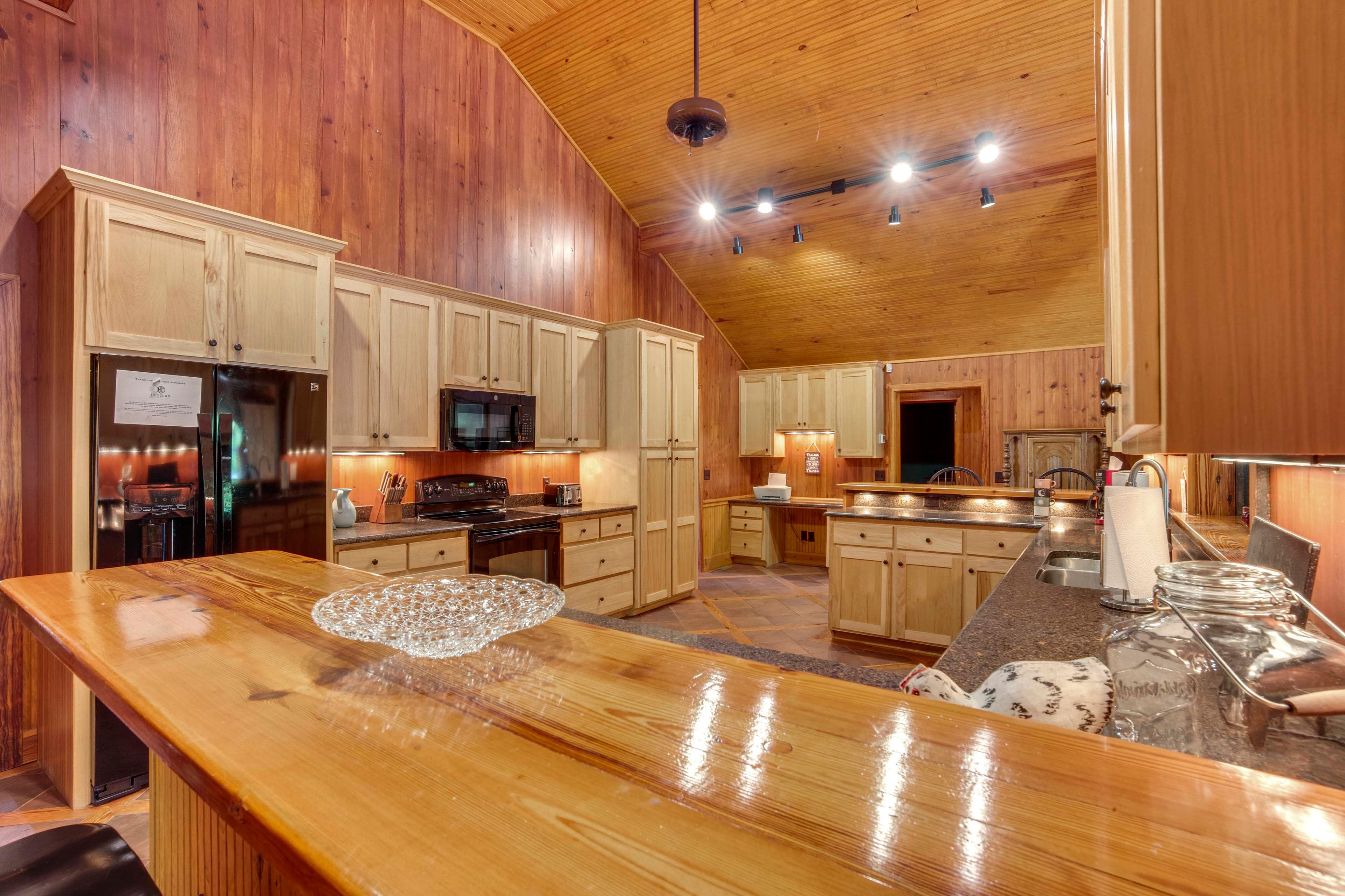 Kitchen | Drip Coffee Maker | Slow Cooker | Toaster | Spices