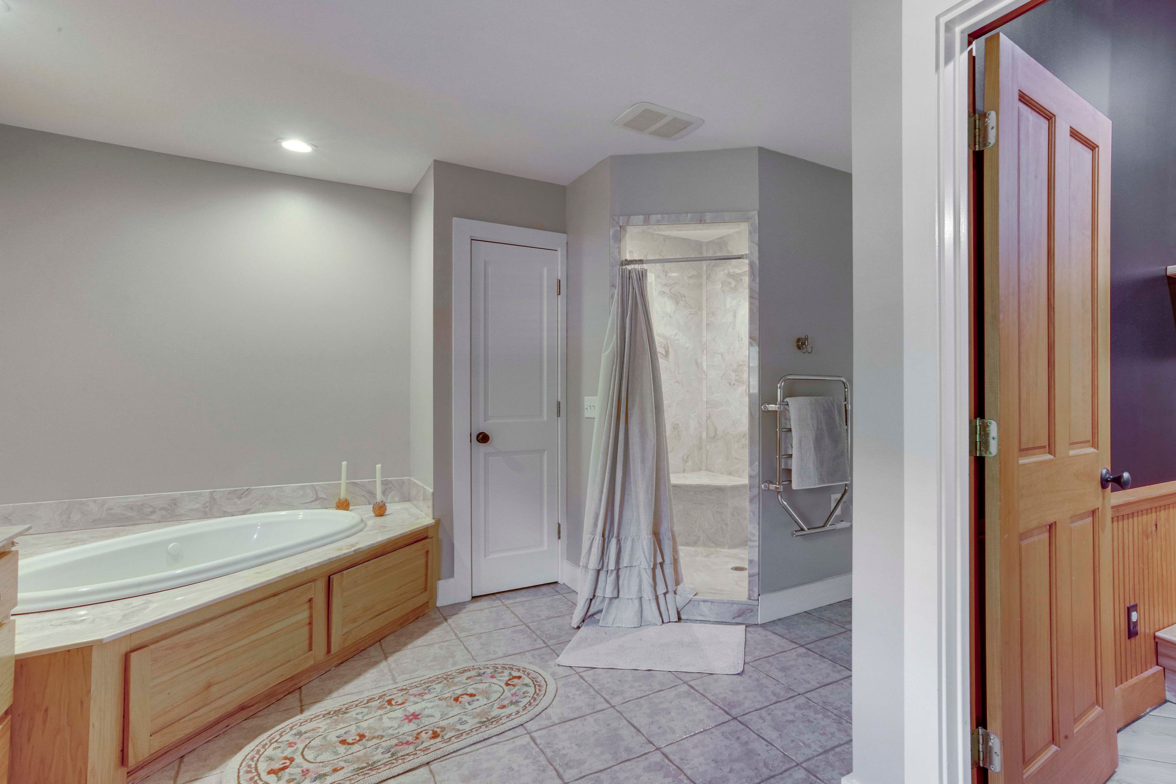 En-Suite Bathroom | Walk-In Closet