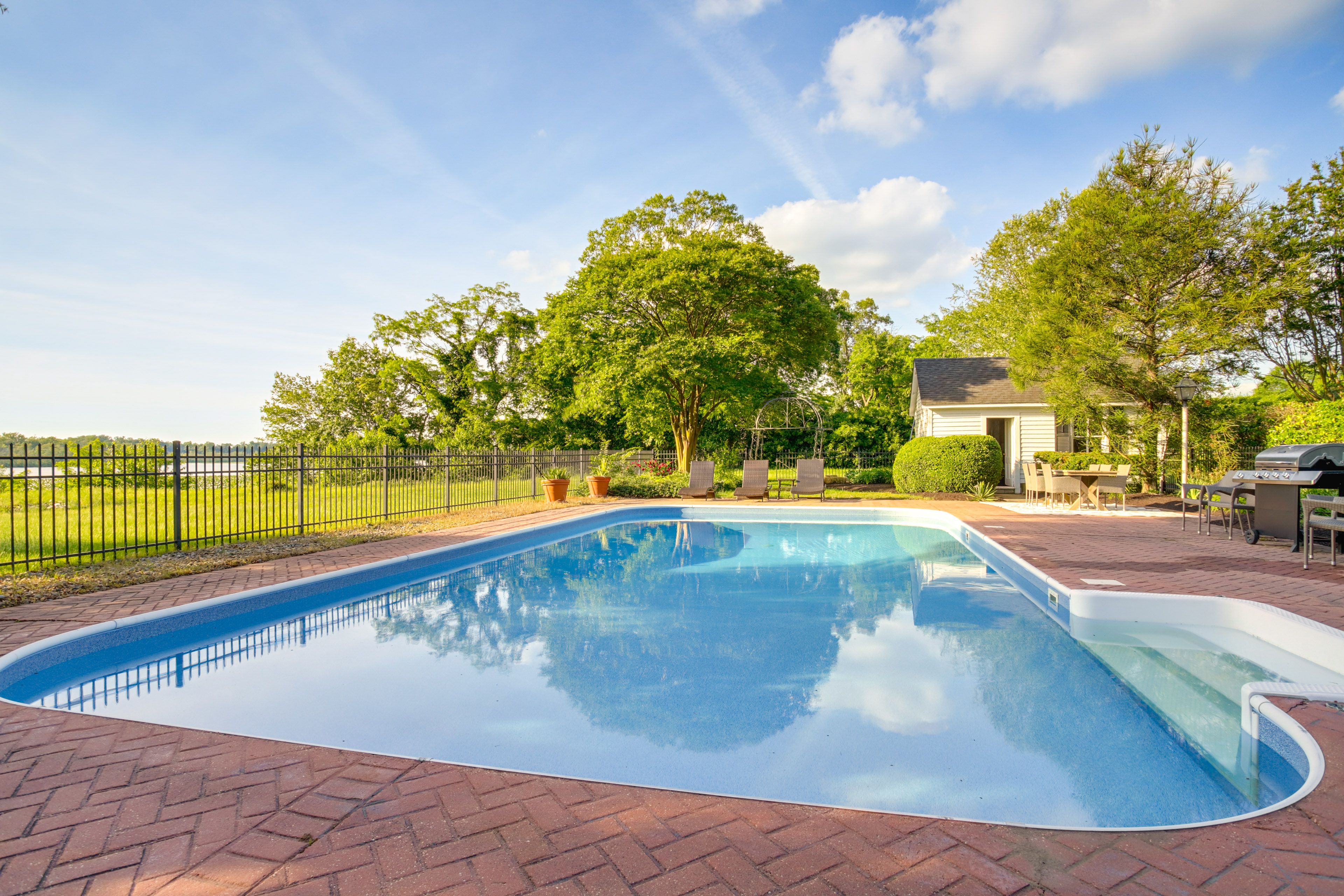 Denton Vacation Rental | 5BR | 3.5BA | 4,496 Sq Ft | 4 Steps Required