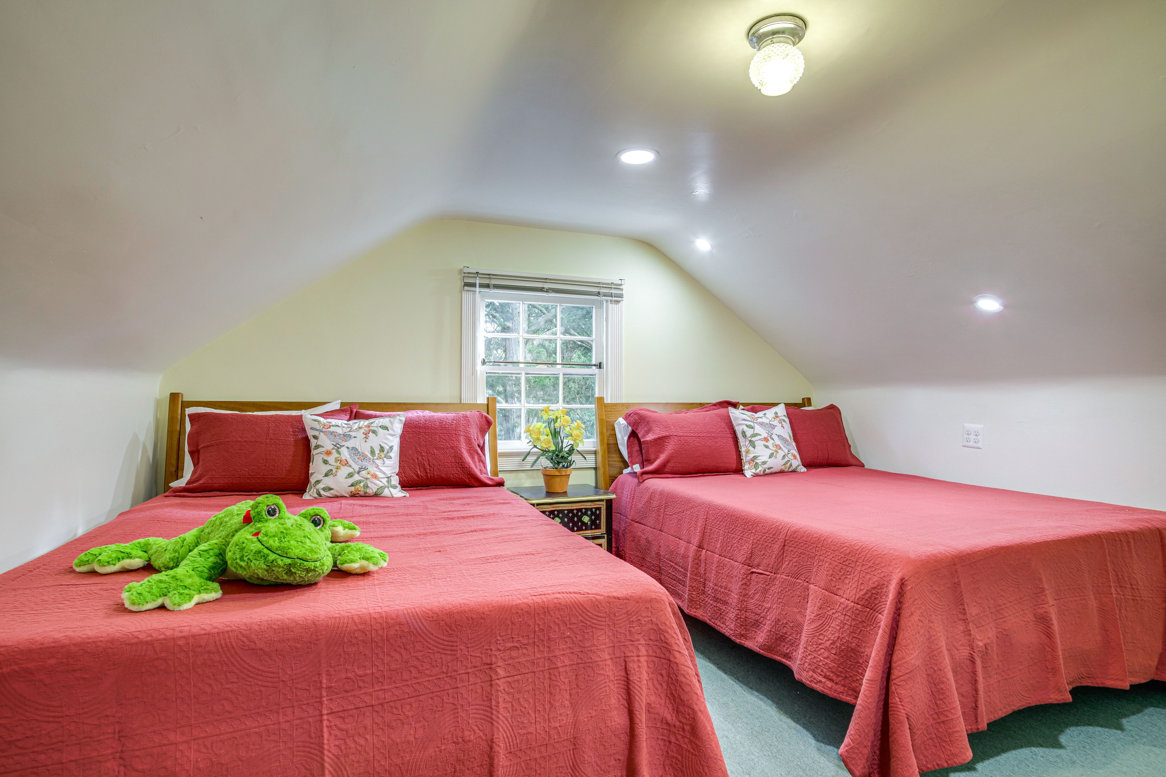 Bedroom 2 (Access via Bedroom 1) | 2nd Floor | 2 Queen Beds