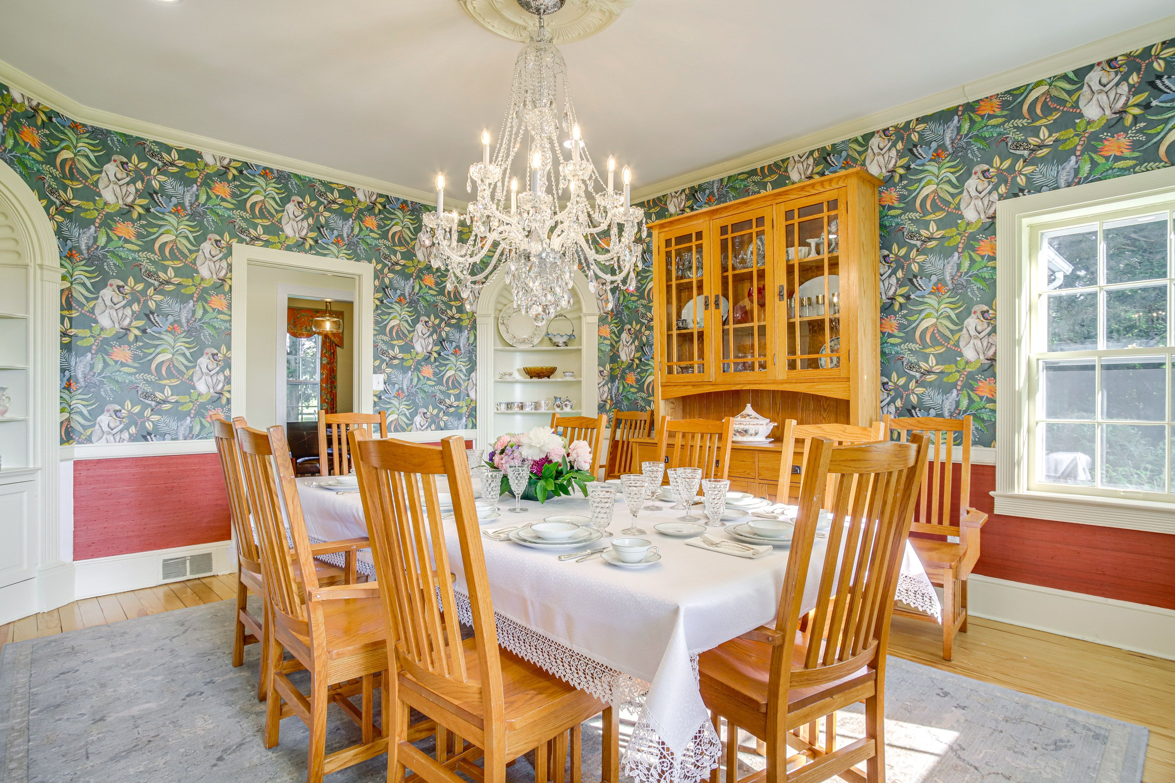 Dining Room | 1st Floor | Dishware & Flatware Provided