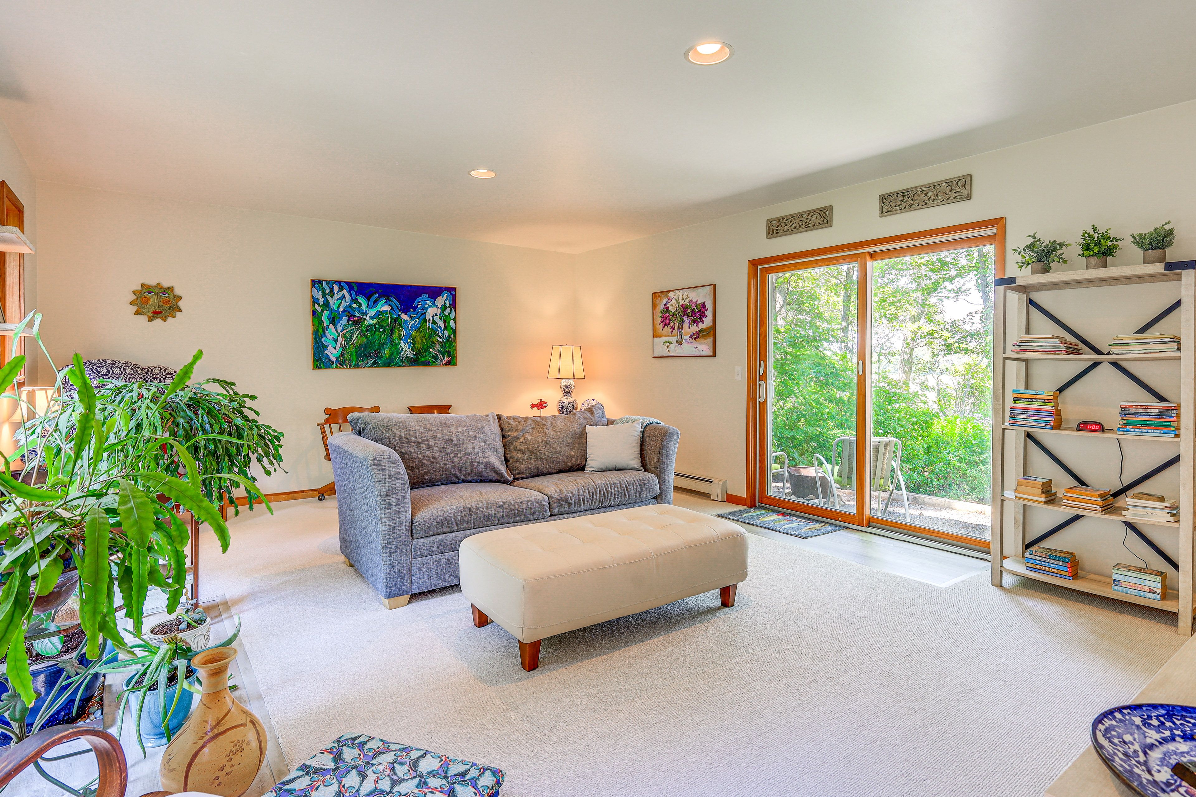 Family Room | 1st Floor | Full Sleeper Sofa | Smart TV | Board Games