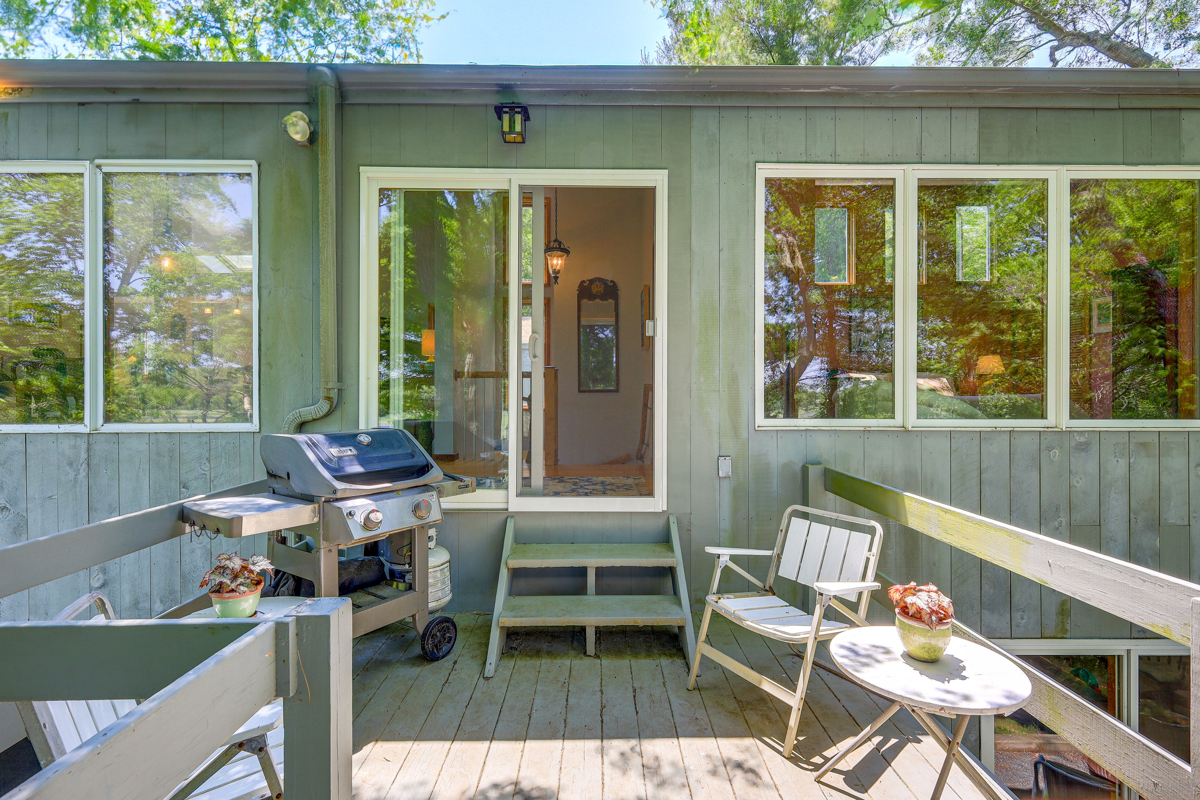 Rear Deck | Gas Grill | Outdoor Dining