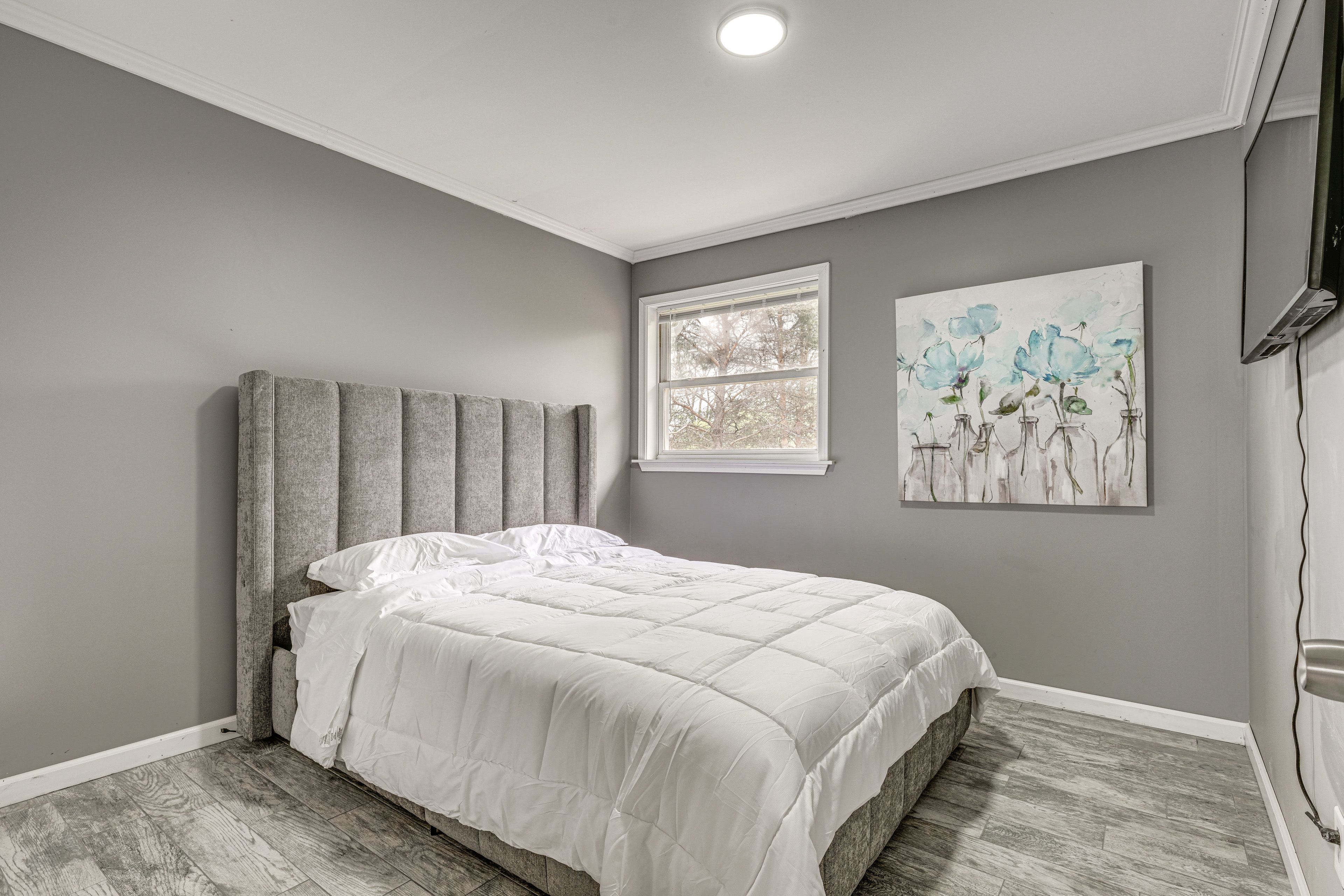 Bedroom 1 | Queen Bed